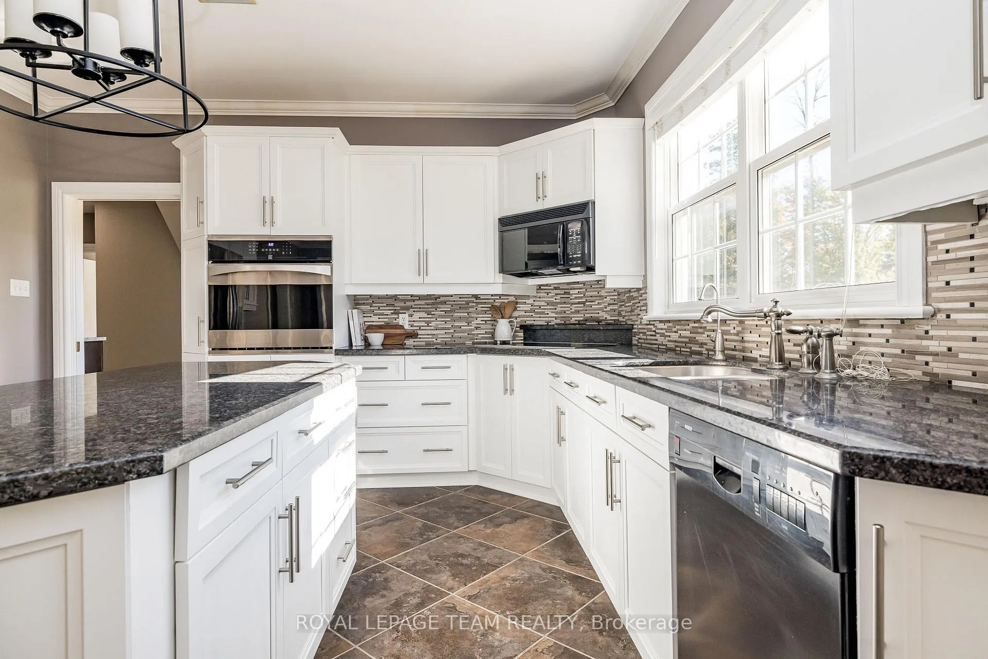 Photo 15 of 38 Marchvale Drive, Ottawa, Kanata - Rural Kanata (Central) — HOMEH