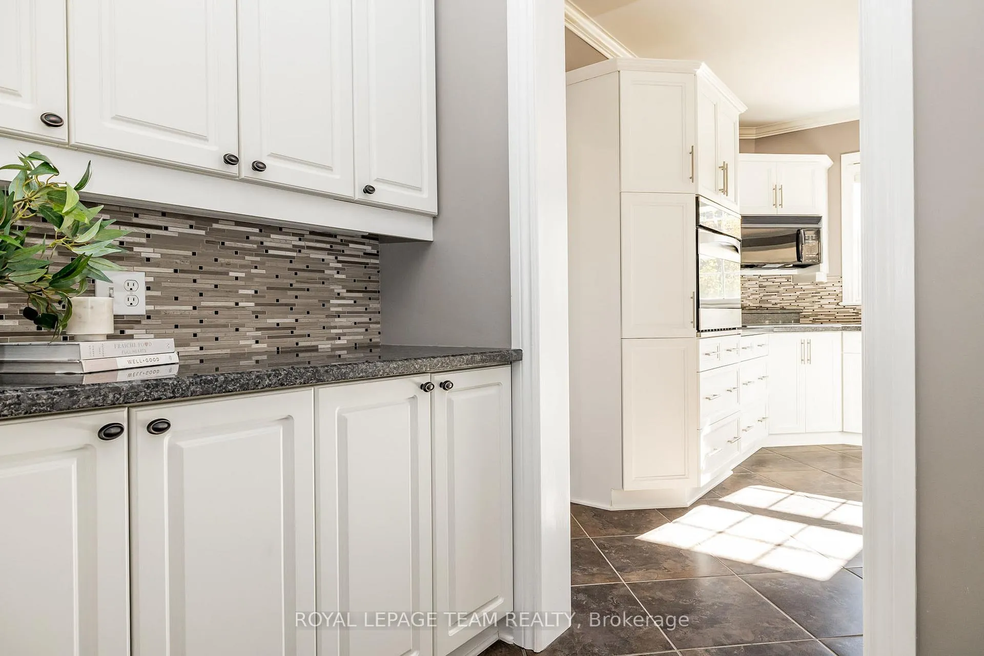 Photo 17 of 38 Marchvale Drive, Ottawa, Kanata - Rural Kanata (Central) — HOMEH