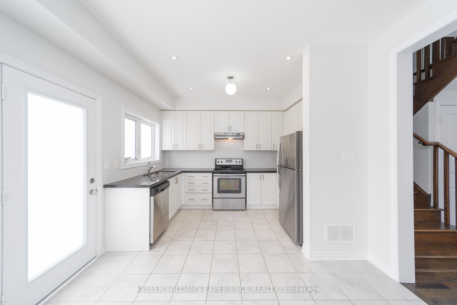 Photo 9 of 1470 McRoberts Crescent, Innisfil, Rural Innisfil — HOMEH