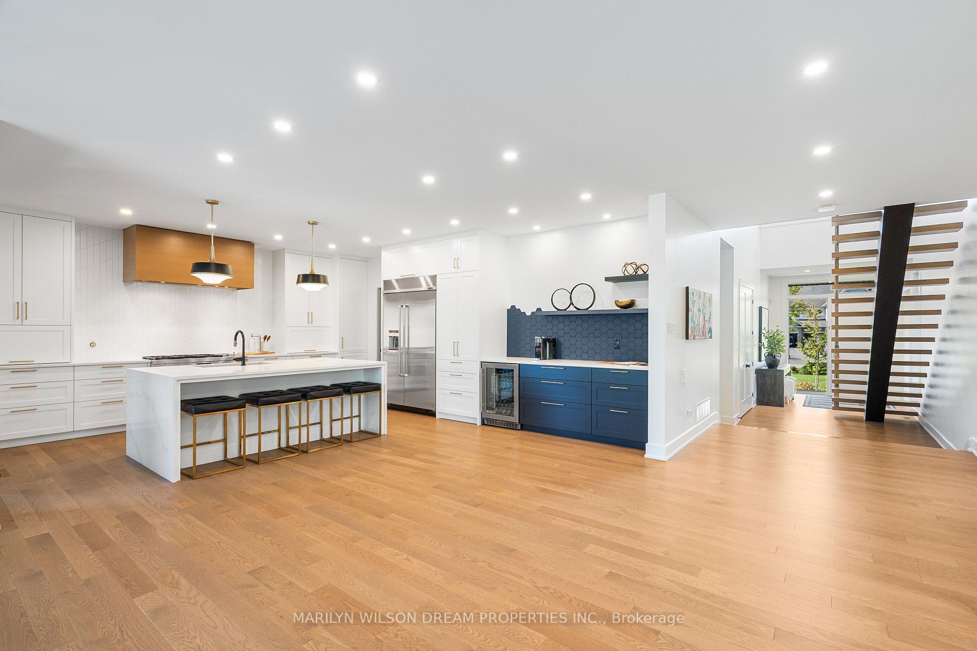 Photo 4 of 521 Leimerk Court, Ottawa, Manotick Village & Manotick Estates — HOMEH