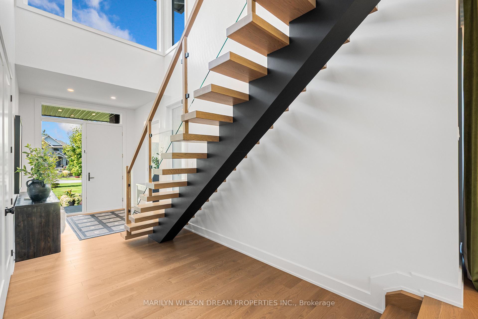Photo 6 of 521 Leimerk Court, Ottawa, Manotick Village & Manotick Estates — HOMEH