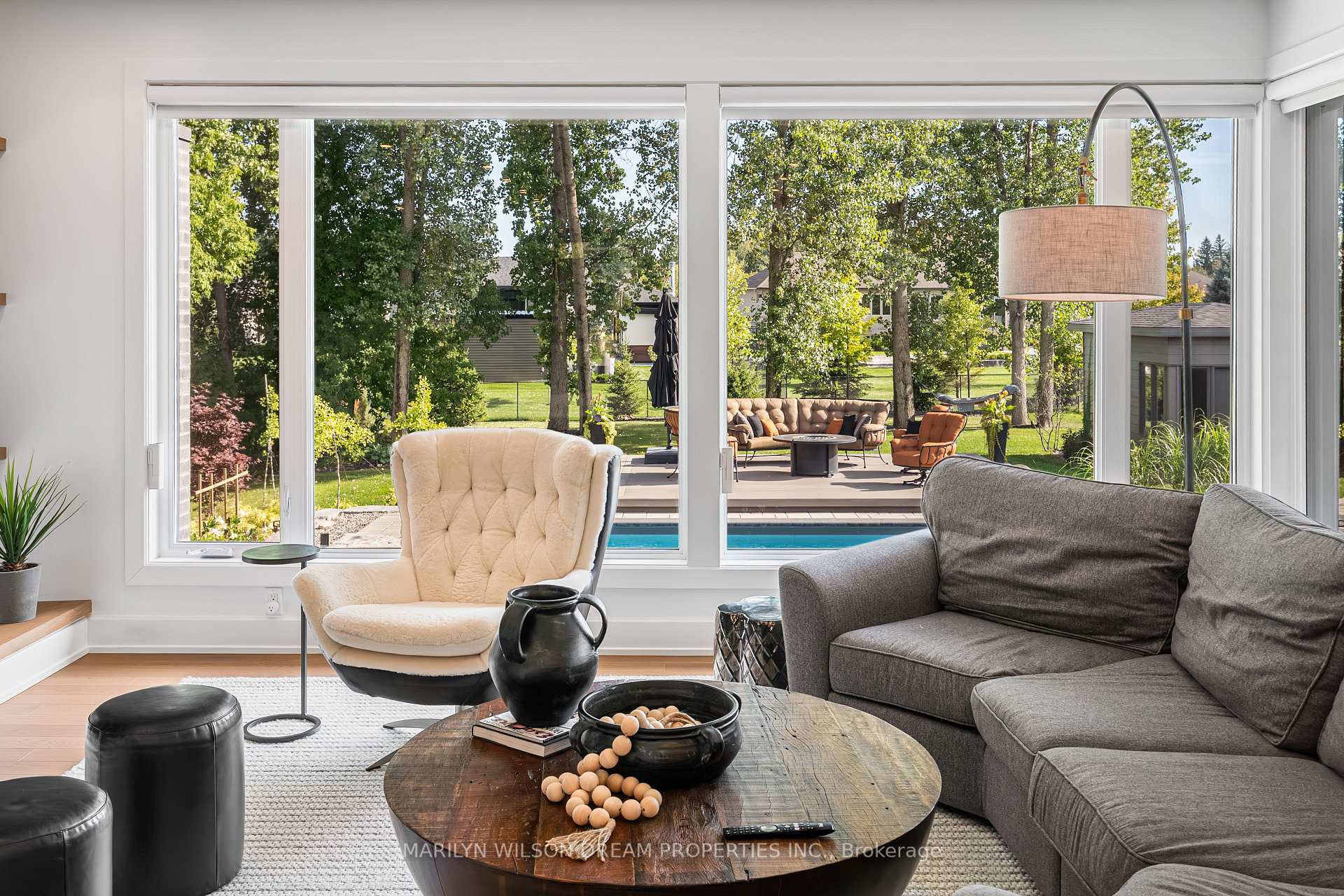 Photo 11 of 521 Leimerk Court, Ottawa, Manotick Village & Manotick Estates — HOMEH