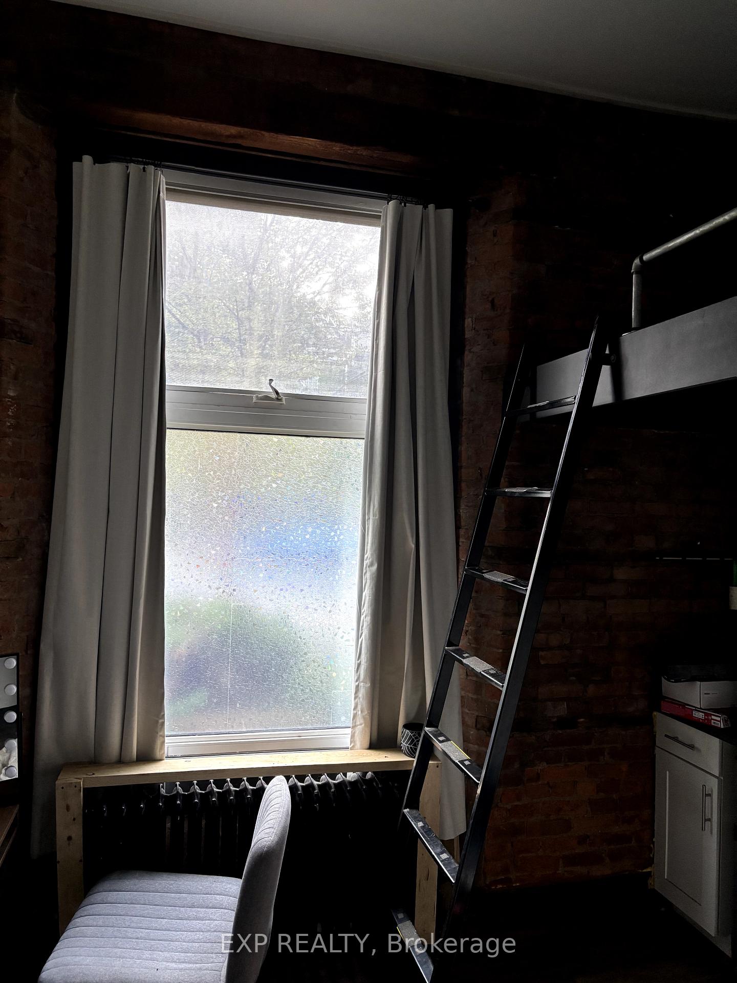 Photo 3 of Unit 4, 123 Macnab Street S, Hamilton, Durand — HOMEH