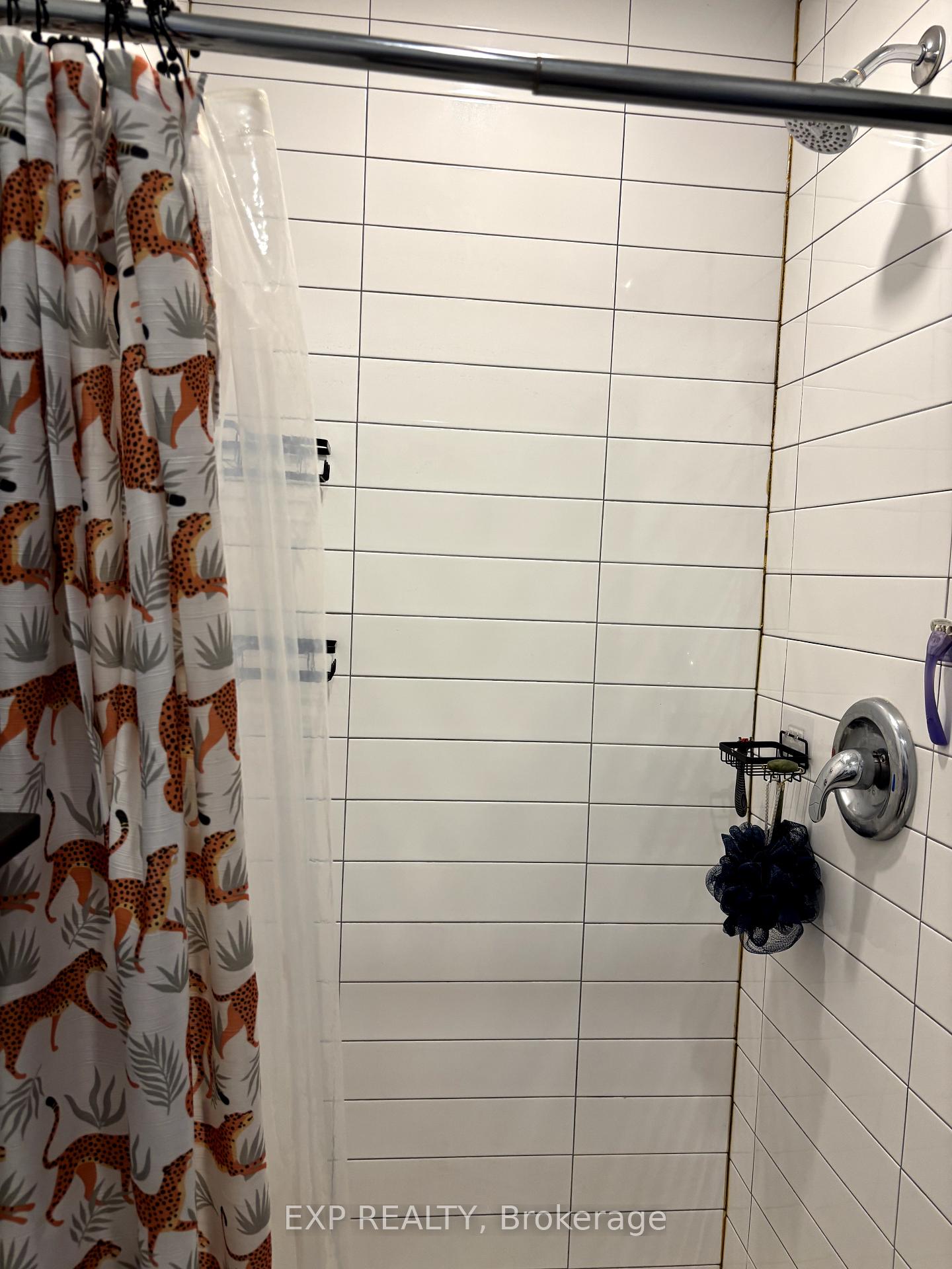 Photo 5 of Unit 4, 123 Macnab Street S, Hamilton, Durand — HOMEH