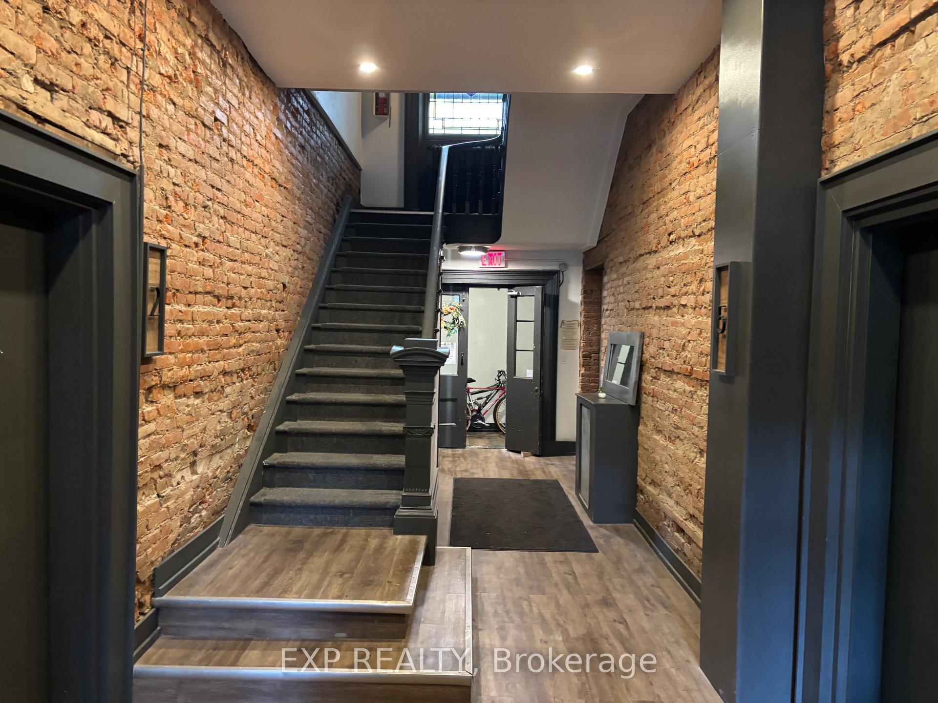 Photo 8 of Unit 4, 123 Macnab Street S, Hamilton, Durand — HOMEH