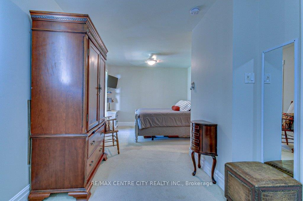 Photo 21 of 112 Harold Court, Lucan Biddulph, Lucan — HOMEH