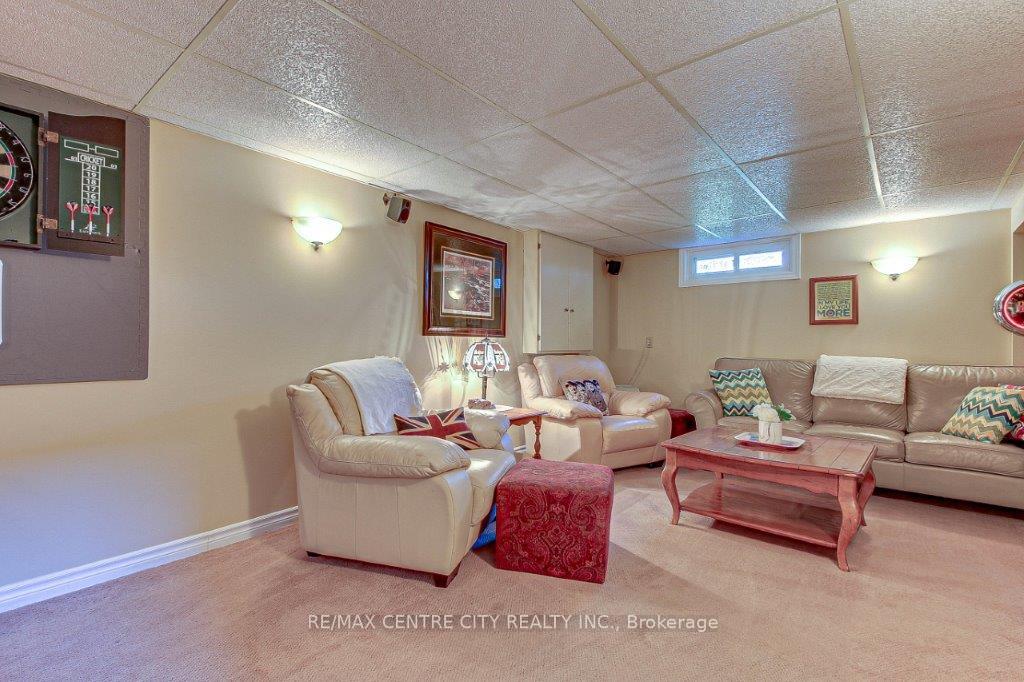 Photo 22 of 112 Harold Court, Lucan Biddulph, Lucan — HOMEH