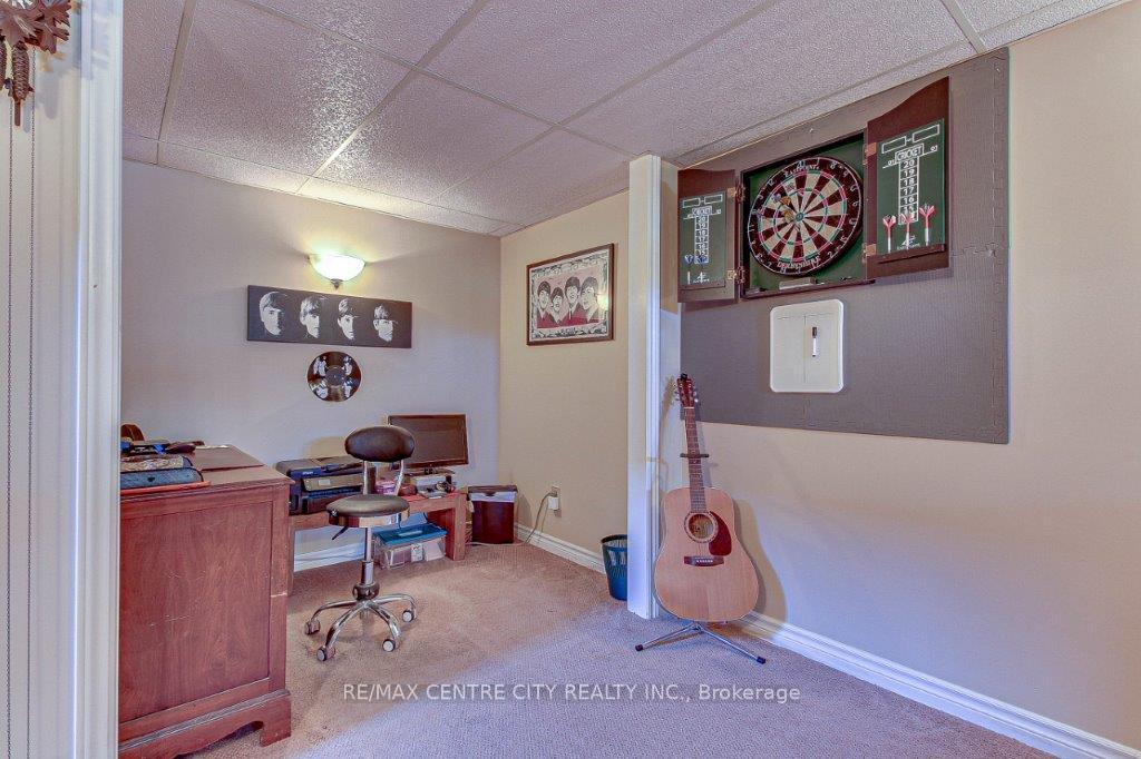 Photo 26 of 112 Harold Court, Lucan Biddulph, Lucan — HOMEH