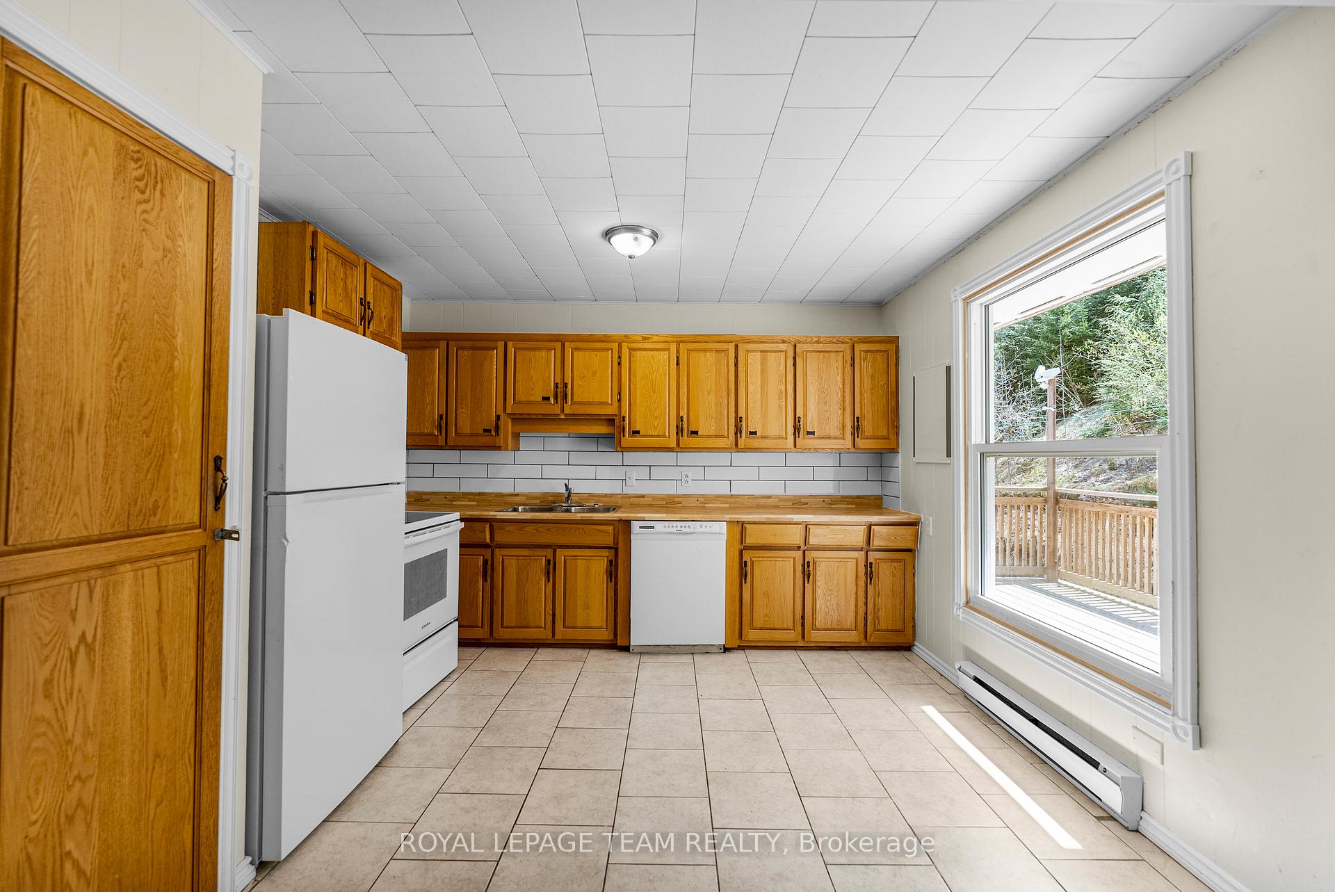 Photo 6 of 39220 Combermere Road, Madawaska Valley, Madawaska Valley — HOMEH