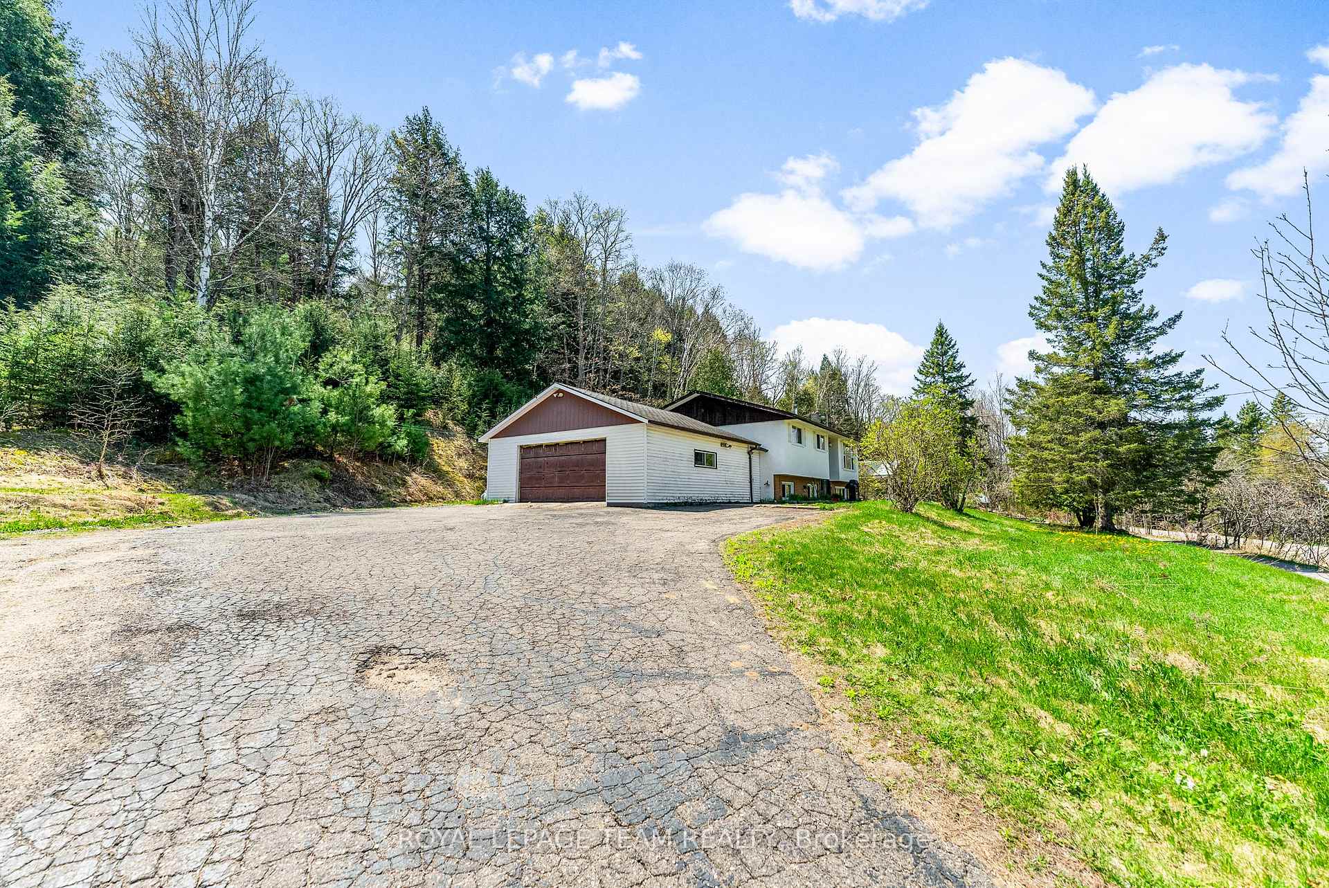 Photo 17 of 39220 Combermere Road, Madawaska Valley, Madawaska Valley — HOMEH