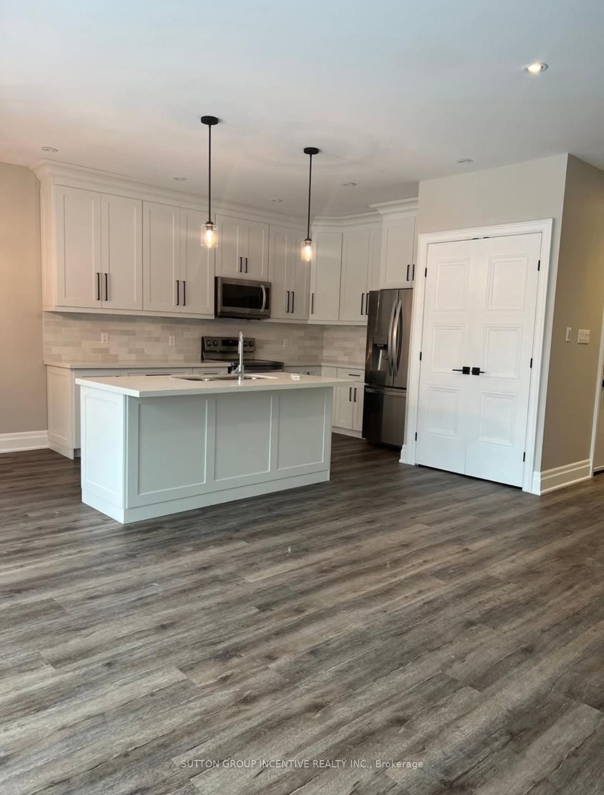 Photo 3 of 1784B Big Bay Point Road, Innisfil, Rural Innisfil — HOMEH
