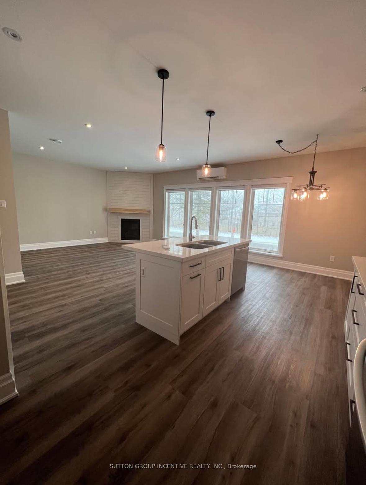 Photo 5 of 1784B Big Bay Point Road, Innisfil, Rural Innisfil — HOMEH
