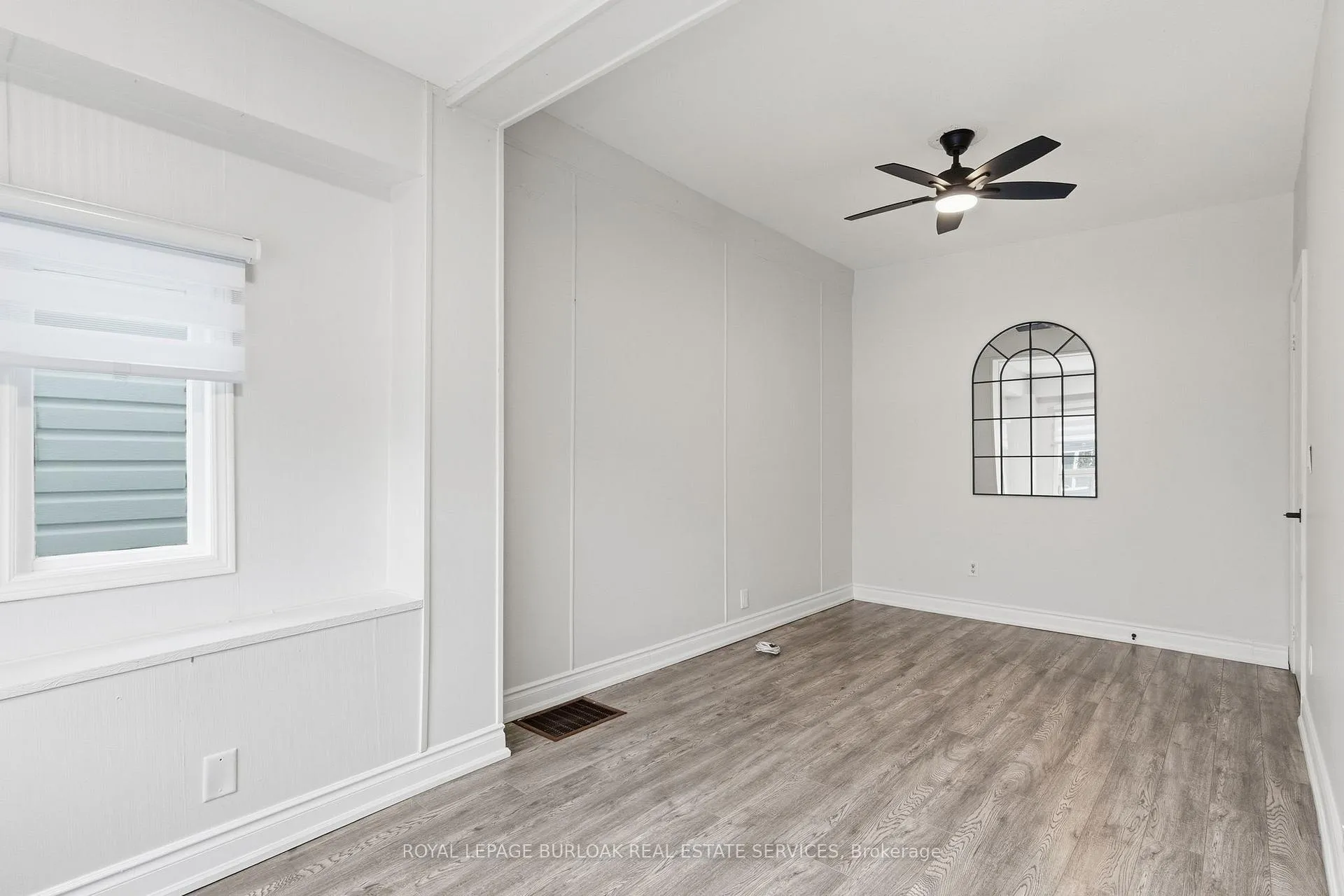 Photo 4 of 71 Glendale Avenue N, Hamilton, Crown Point — HOMEH