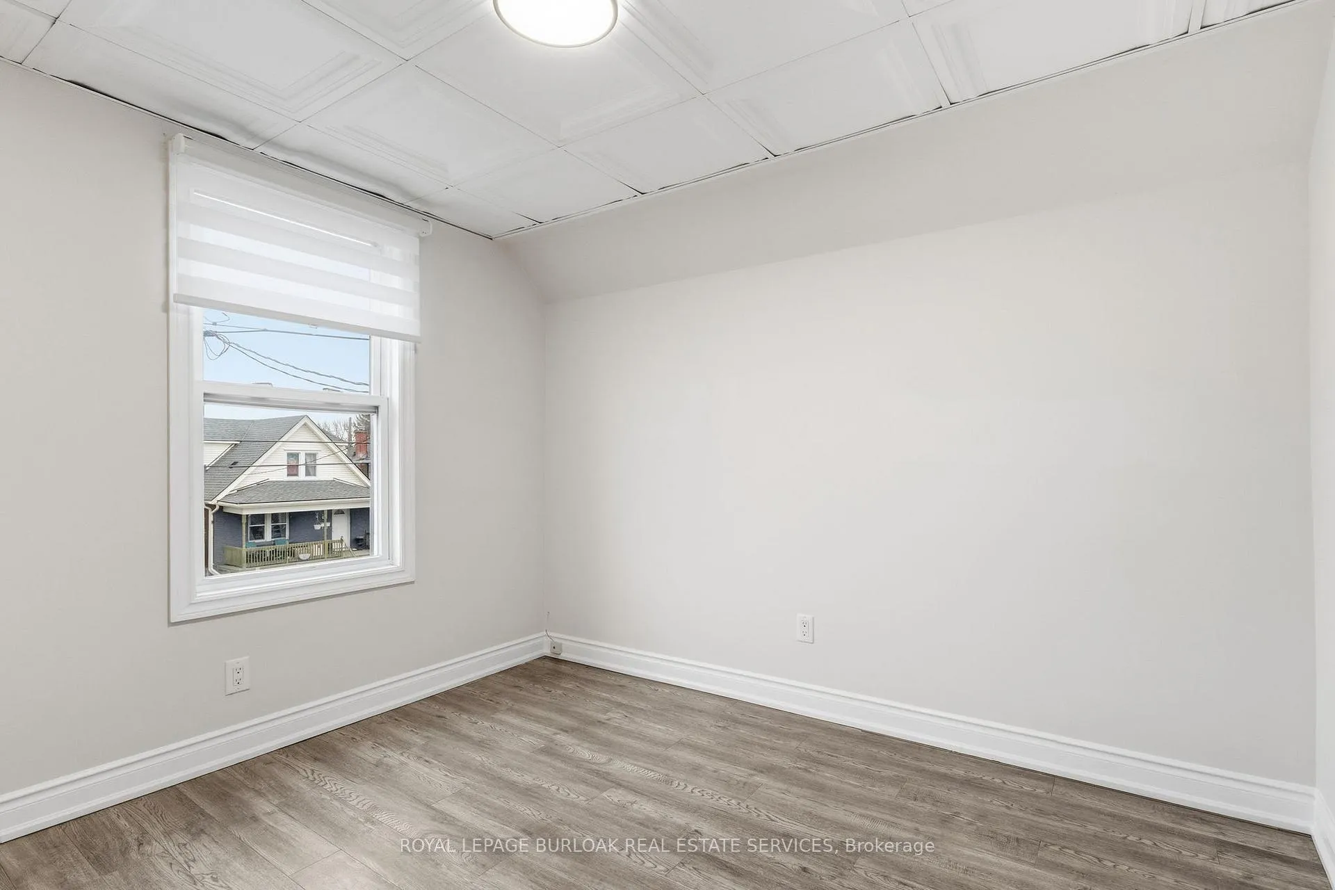 Photo 14 of 71 Glendale Avenue N, Hamilton, Crown Point — HOMEH