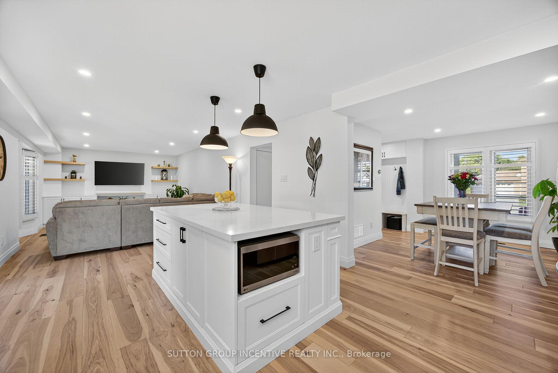 Photo 14 of 2731 Shering Crescent, Innisfil, Stroud — HOMEH