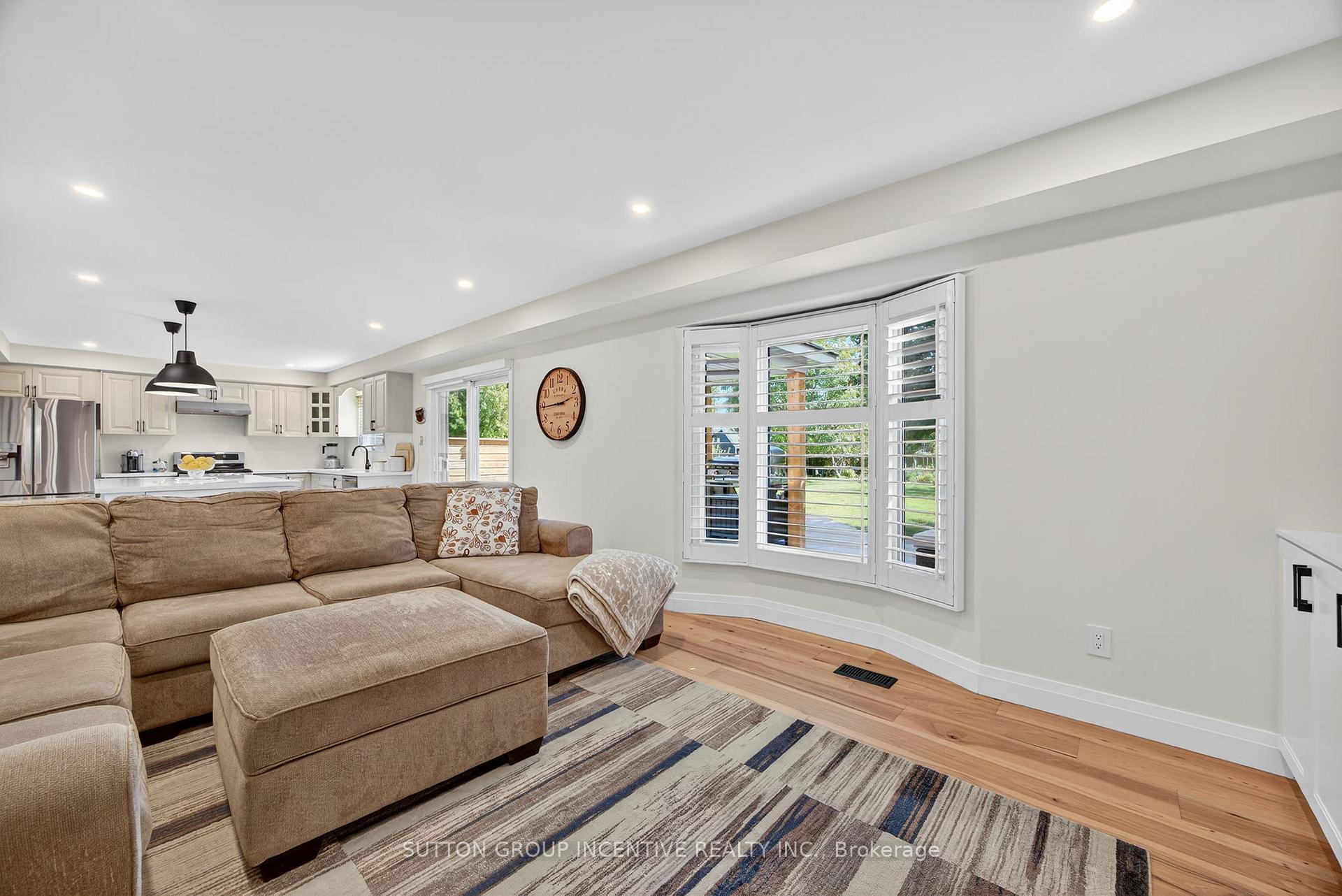 Photo 18 of 2731 Shering Crescent, Innisfil, Stroud — HOMEH