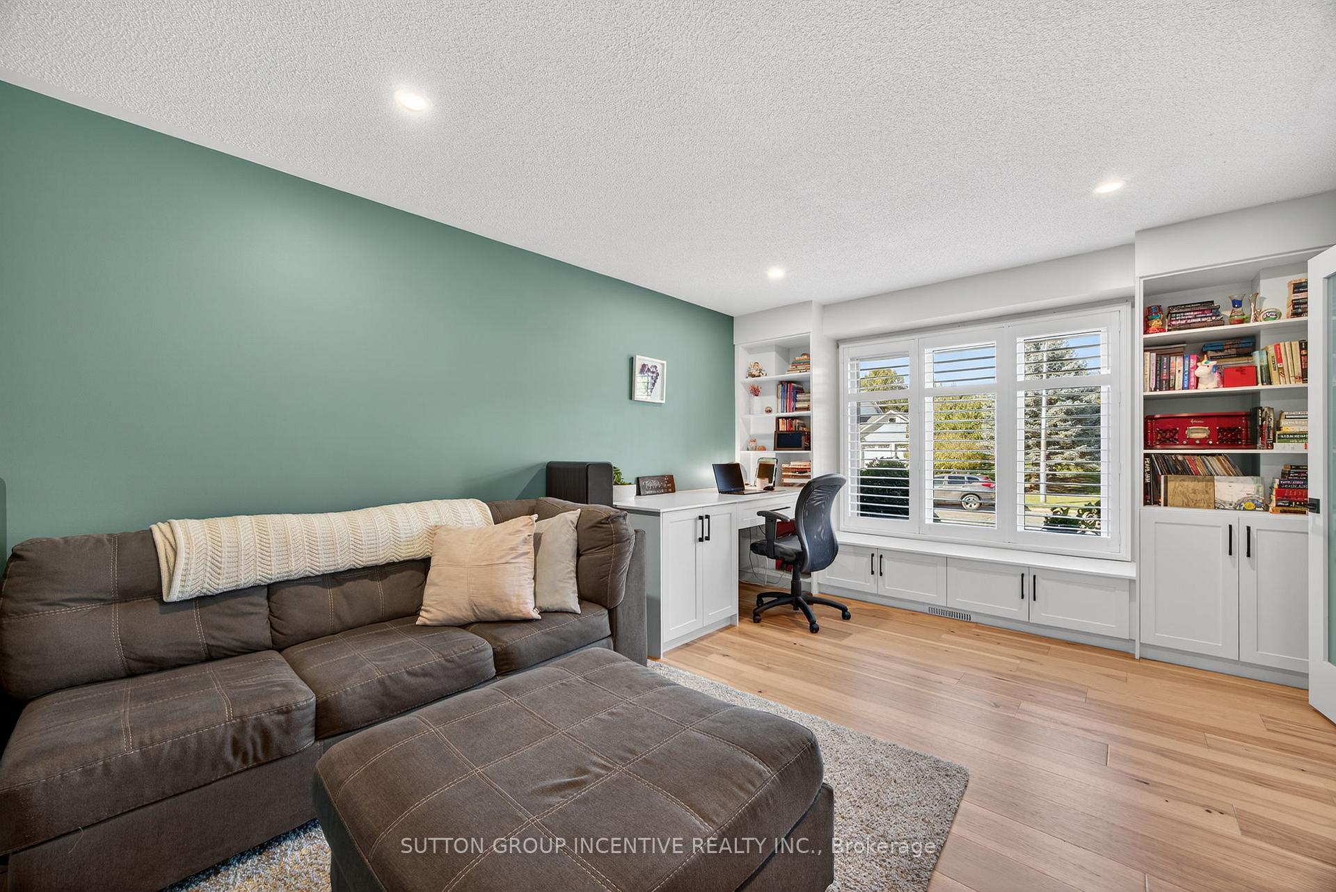 Photo 24 of 2731 Shering Crescent, Innisfil, Stroud — HOMEH