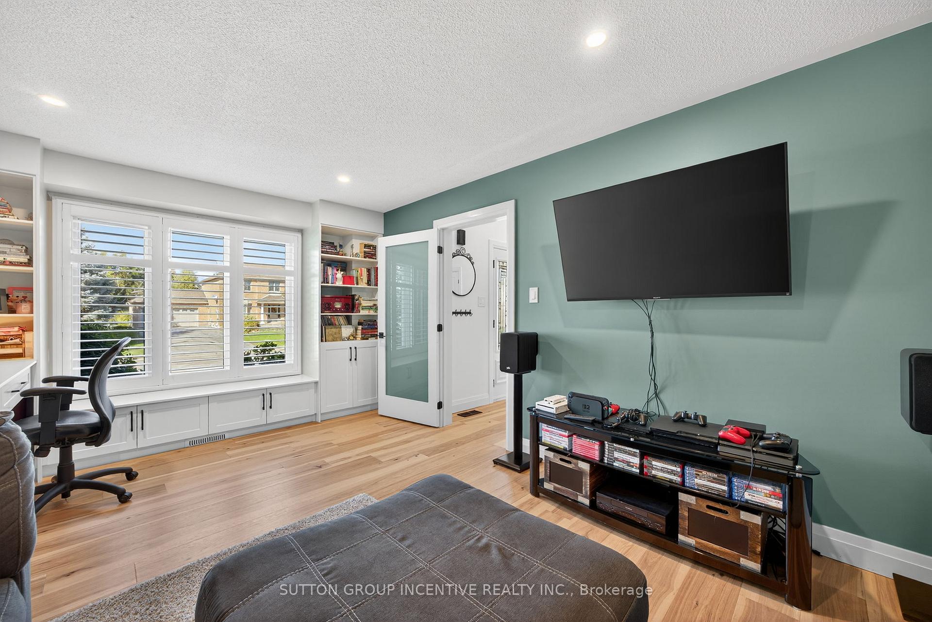 Photo 25 of 2731 Shering Crescent, Innisfil, Stroud — HOMEH