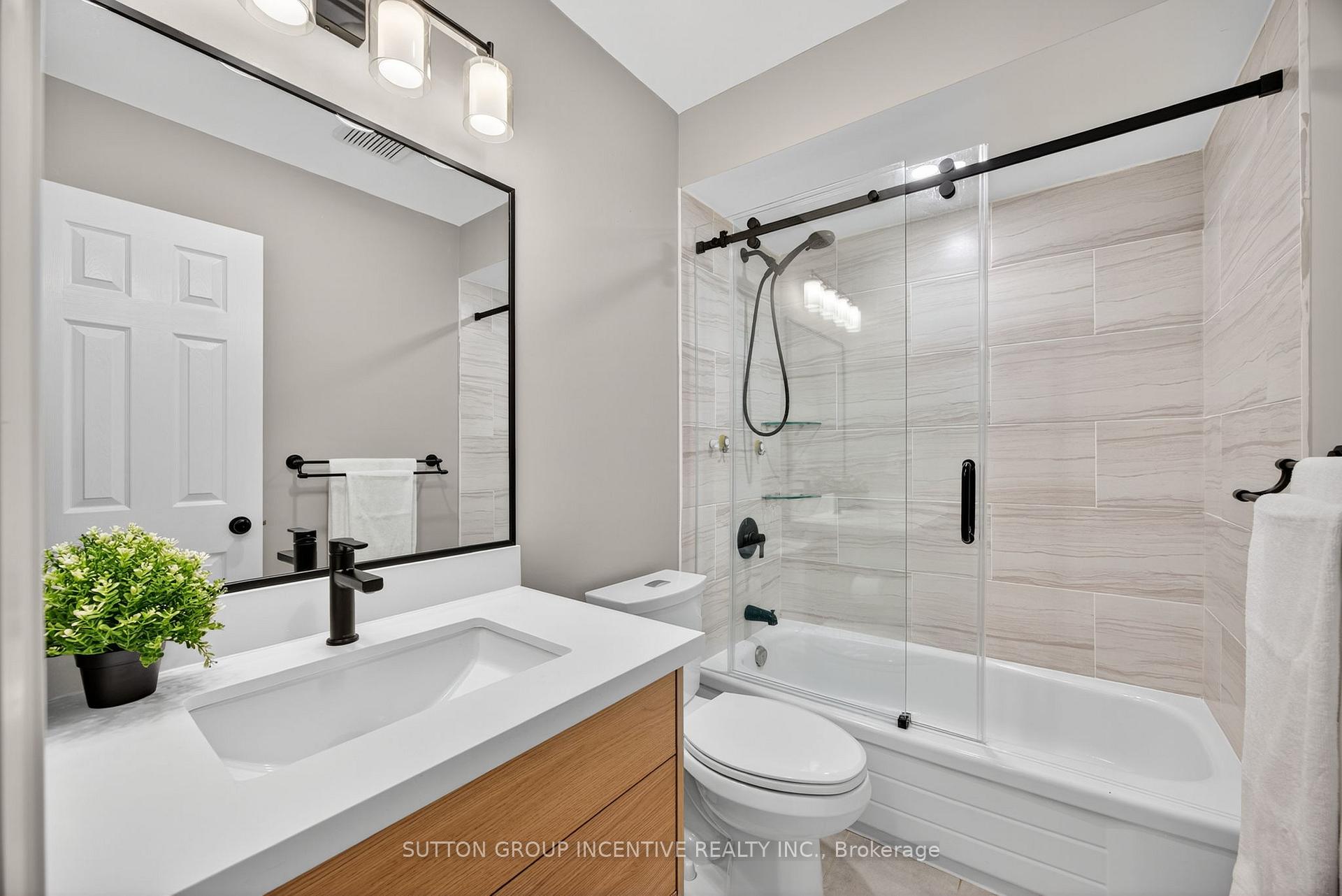 Photo 34 of 2731 Shering Crescent, Innisfil, Stroud — HOMEH