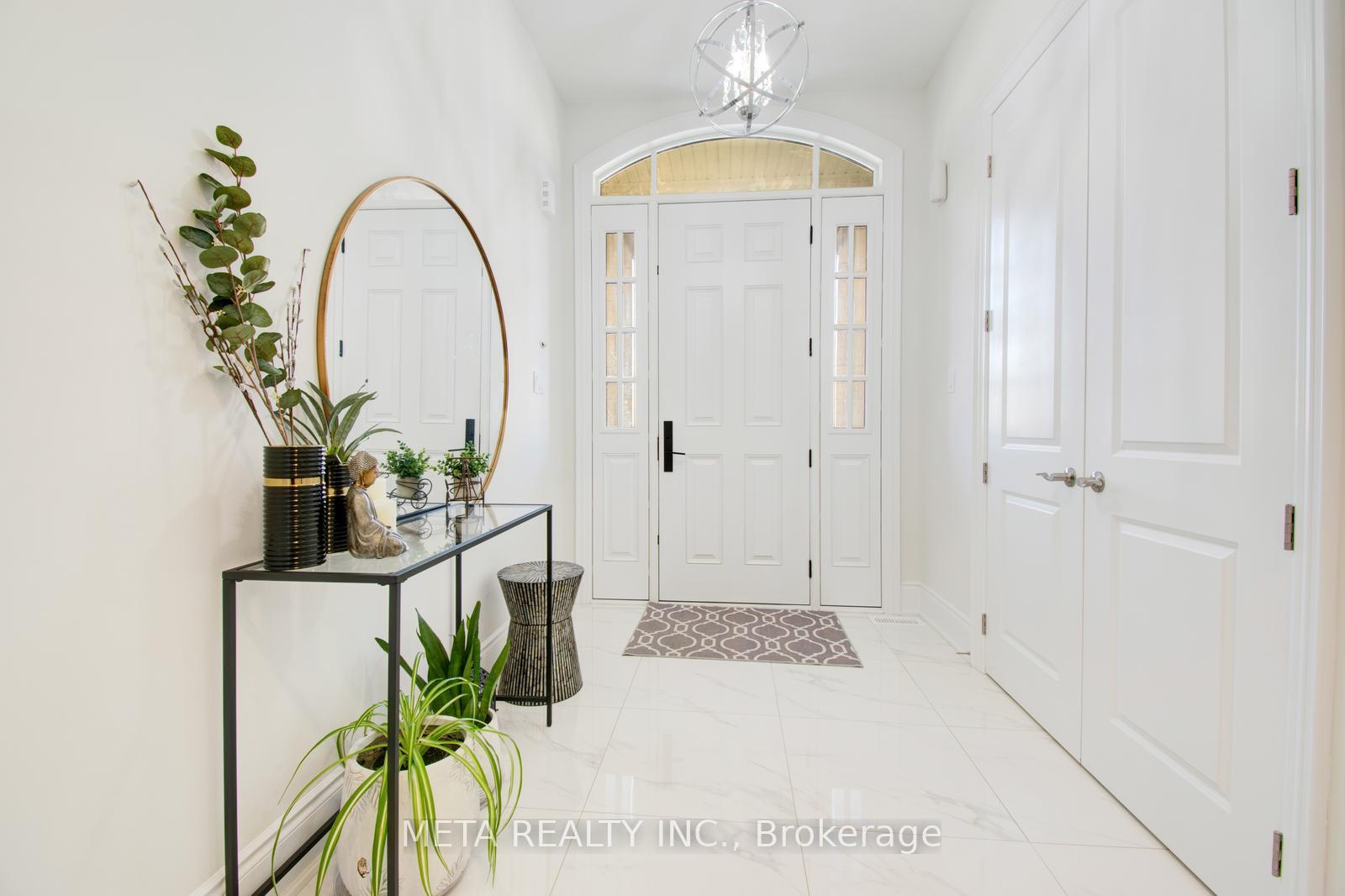Photo 4 of 90 Broad Way, King, Nobleton — HOMEH