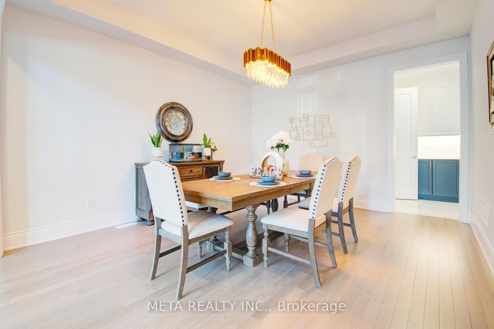 Photo 8 of 90 Broad Way, King, Nobleton — HOMEH