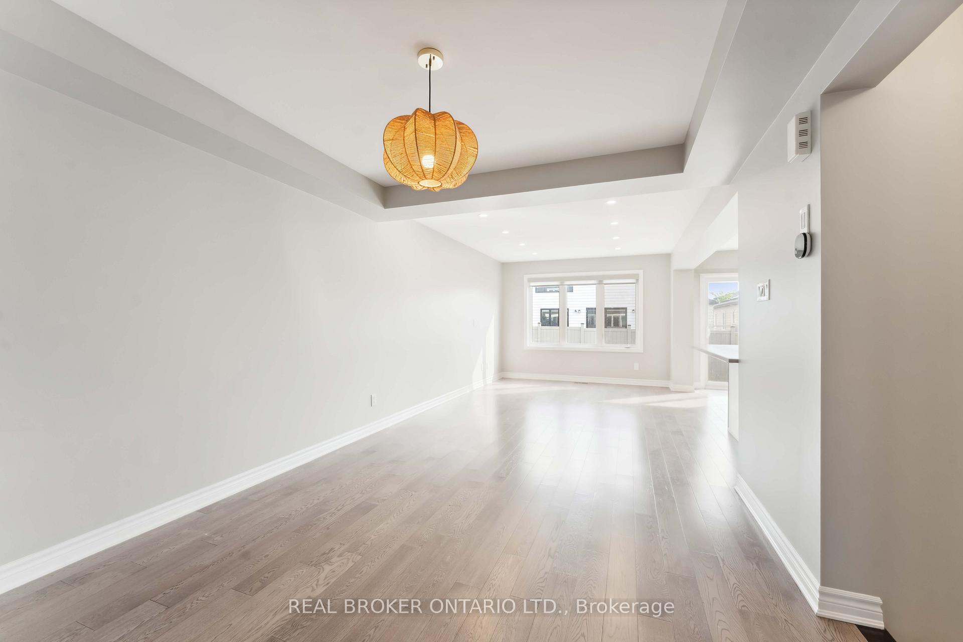 Photo 5 of 391 Rouncey Road, Ottawa, Kanata - Emerald Meadows/Trailwest — HOMEH