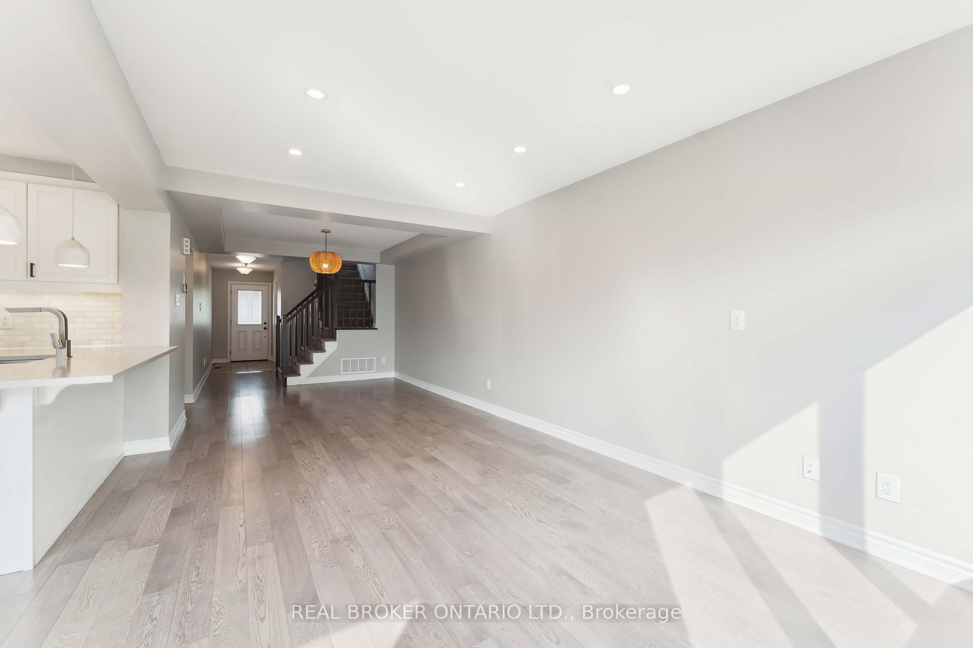 Photo 11 of 391 Rouncey Road, Ottawa, Kanata - Emerald Meadows/Trailwest — HOMEH