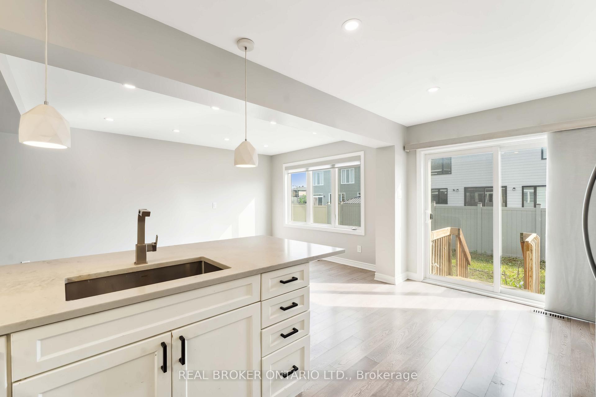 Photo 15 of 391 Rouncey Road, Ottawa, Kanata - Emerald Meadows/Trailwest — HOMEH