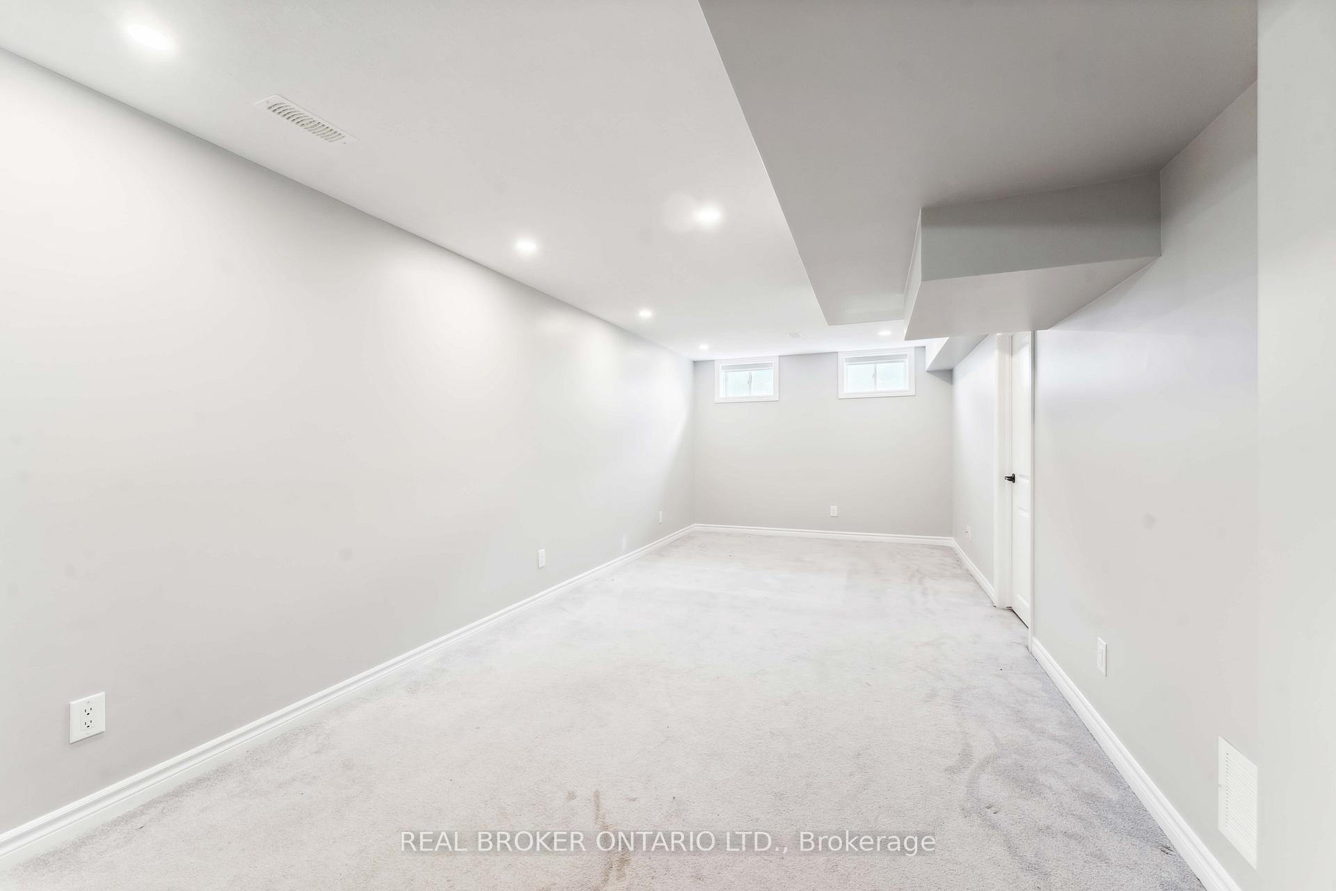Photo 33 of 391 Rouncey Road, Ottawa, Kanata - Emerald Meadows/Trailwest — HOMEH