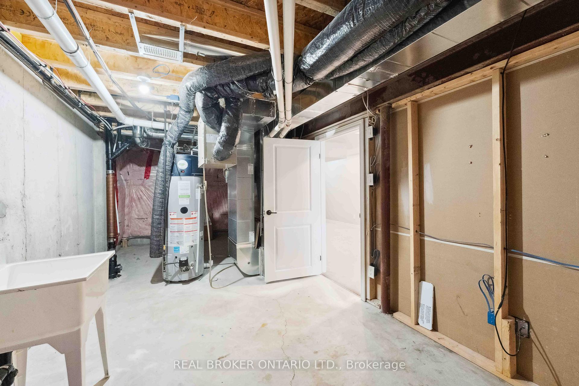 Photo 37 of 391 Rouncey Road, Ottawa, Kanata - Emerald Meadows/Trailwest — HOMEH