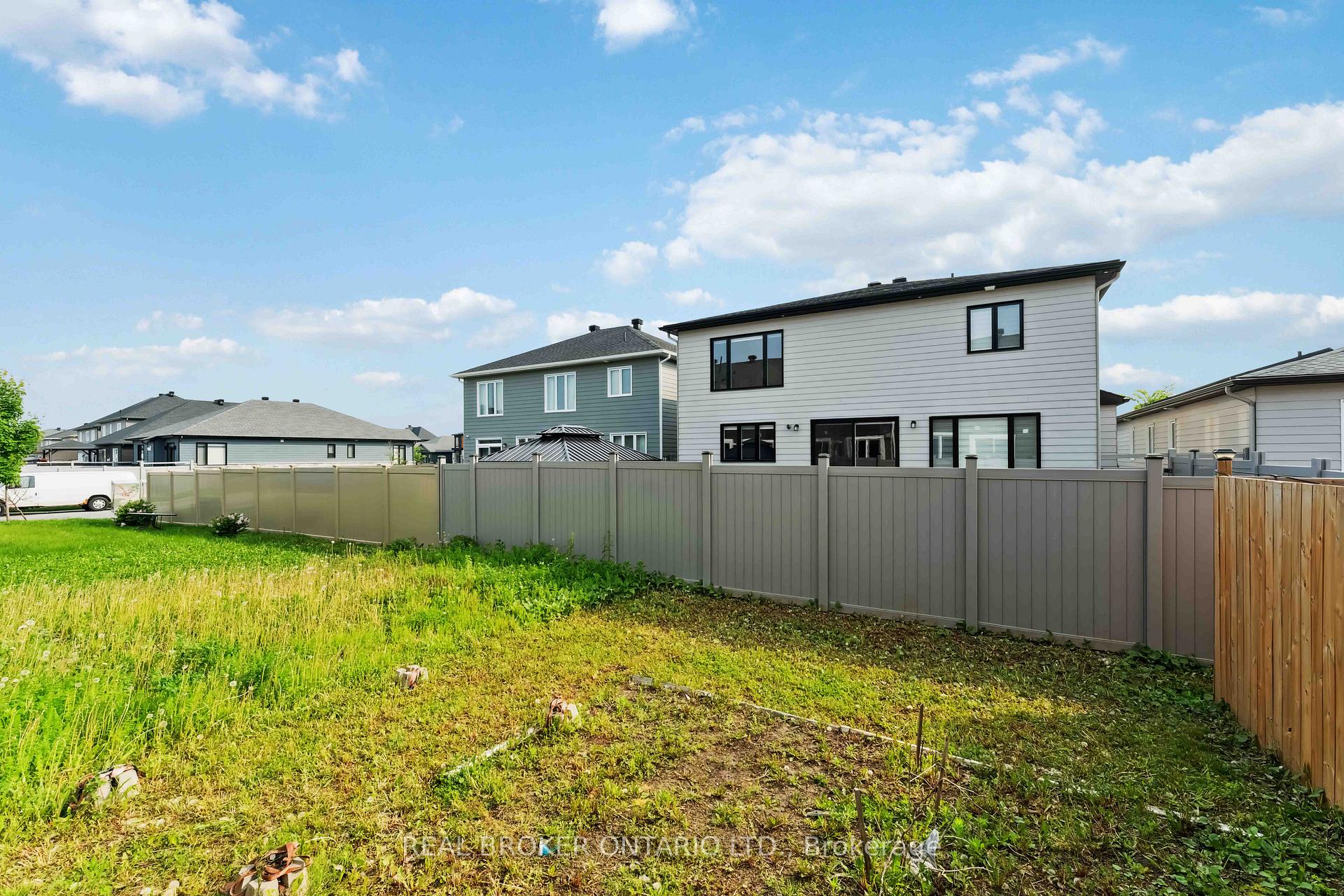 Photo 39 of 391 Rouncey Road, Ottawa, Kanata - Emerald Meadows/Trailwest — HOMEH