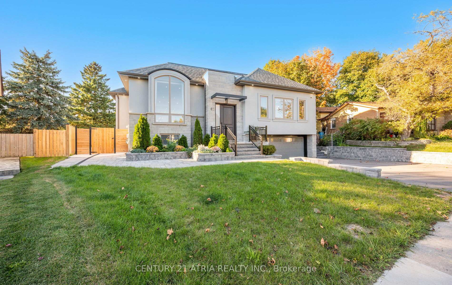 Photo 1 of 41 Sir Bodwin Place, Markham, Markham Village — HOMEH
