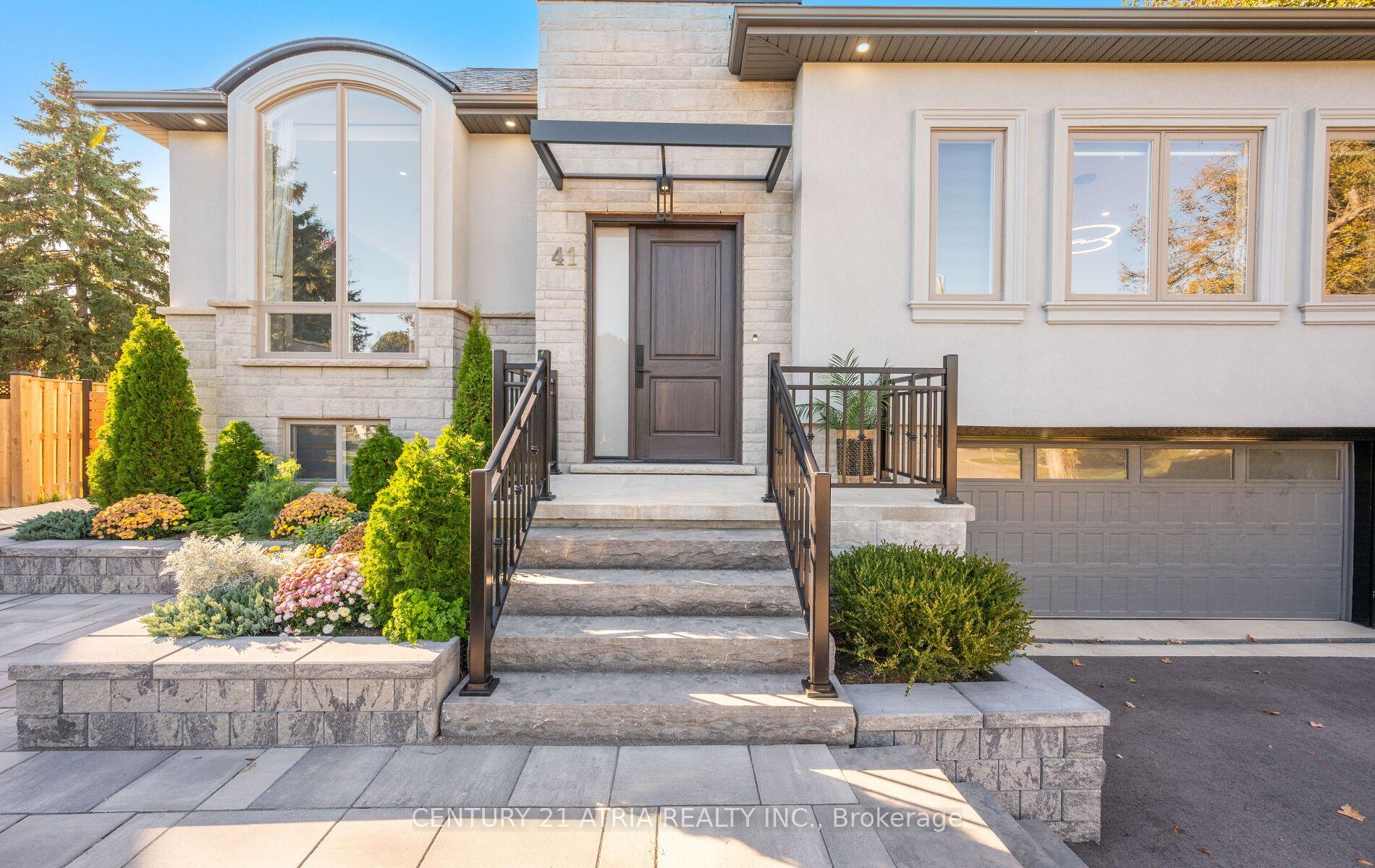 Photo 3 of 41 Sir Bodwin Place, Markham, Markham Village — HOMEH