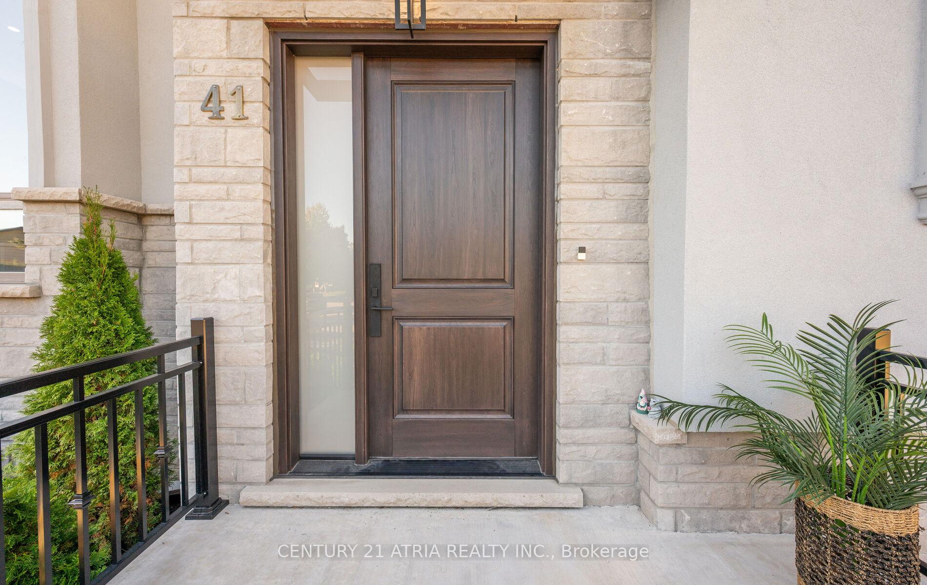 Photo 4 of 41 Sir Bodwin Place, Markham, Markham Village — HOMEH