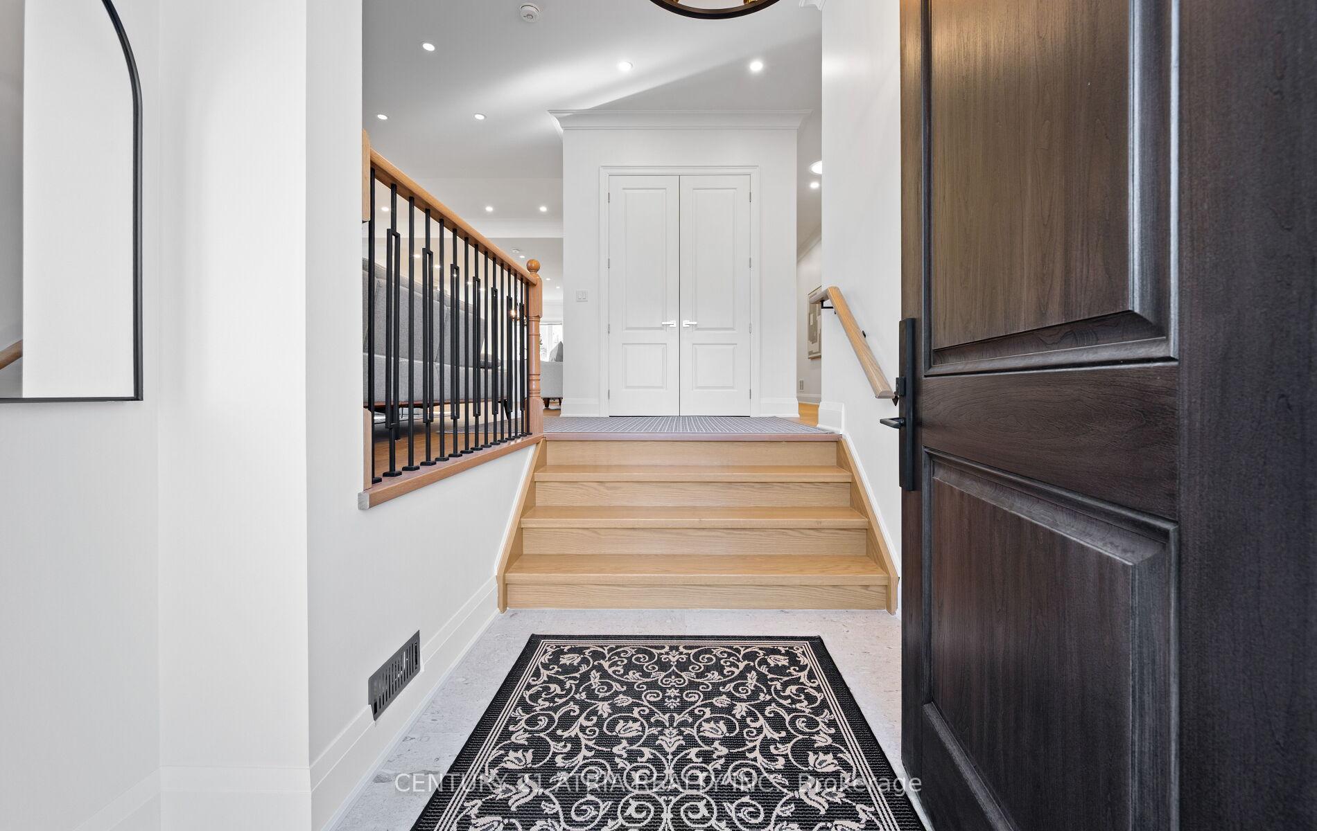 Photo 5 of 41 Sir Bodwin Place, Markham, Markham Village — HOMEH