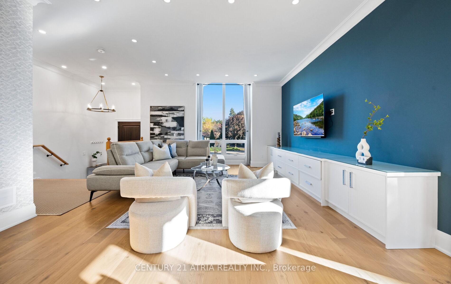 Photo 7 of 41 Sir Bodwin Place, Markham, Markham Village — HOMEH
