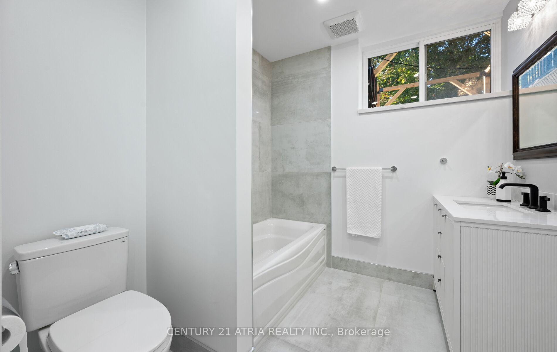 Photo 43 of 41 Sir Bodwin Place, Markham, Markham Village — HOMEH