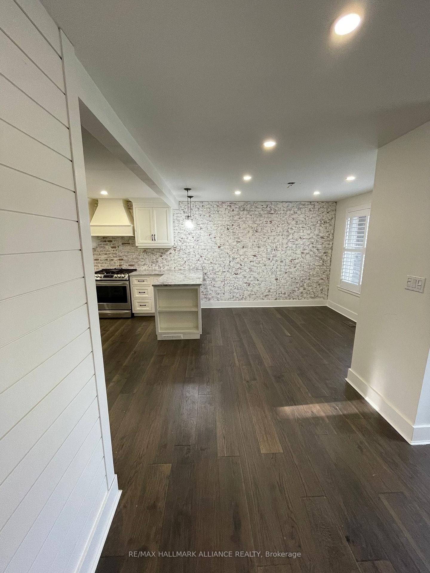 Photo 3 of 22 Bevan Court, Hamilton, Rosedale — HOMEH