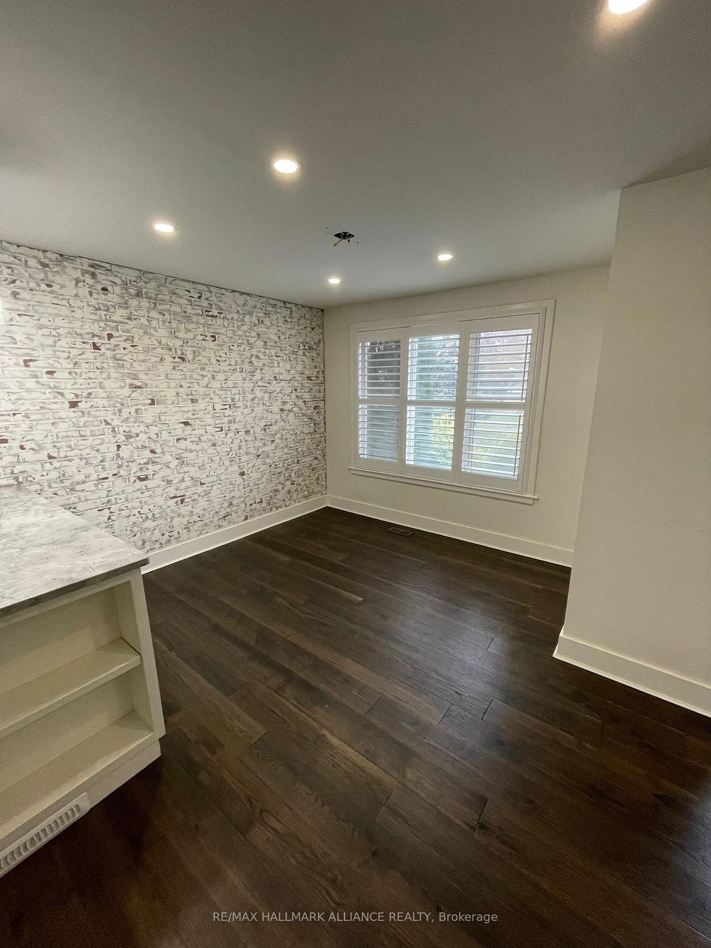 Photo 5 of 22 Bevan Court, Hamilton, Rosedale — HOMEH