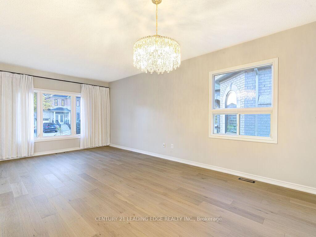 Photo 6 of 52 Sabiston Drive, Markham, Village Green-South Unionville — HOMEH
