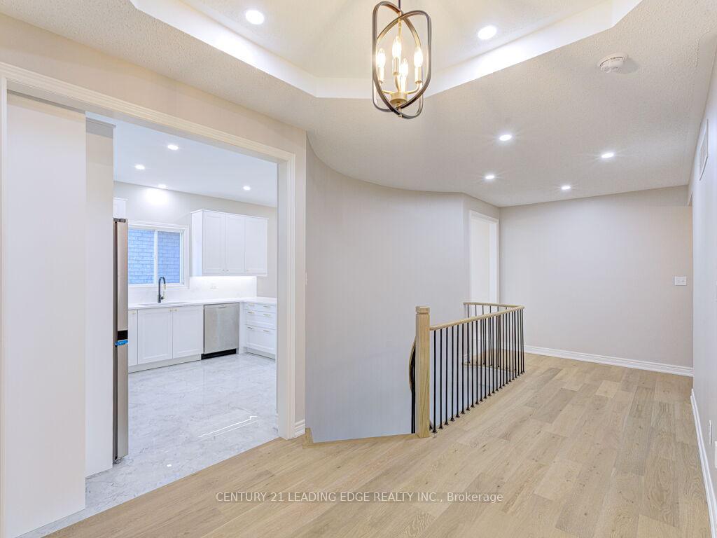 Photo 12 of 52 Sabiston Drive, Markham, Village Green-South Unionville — HOMEH