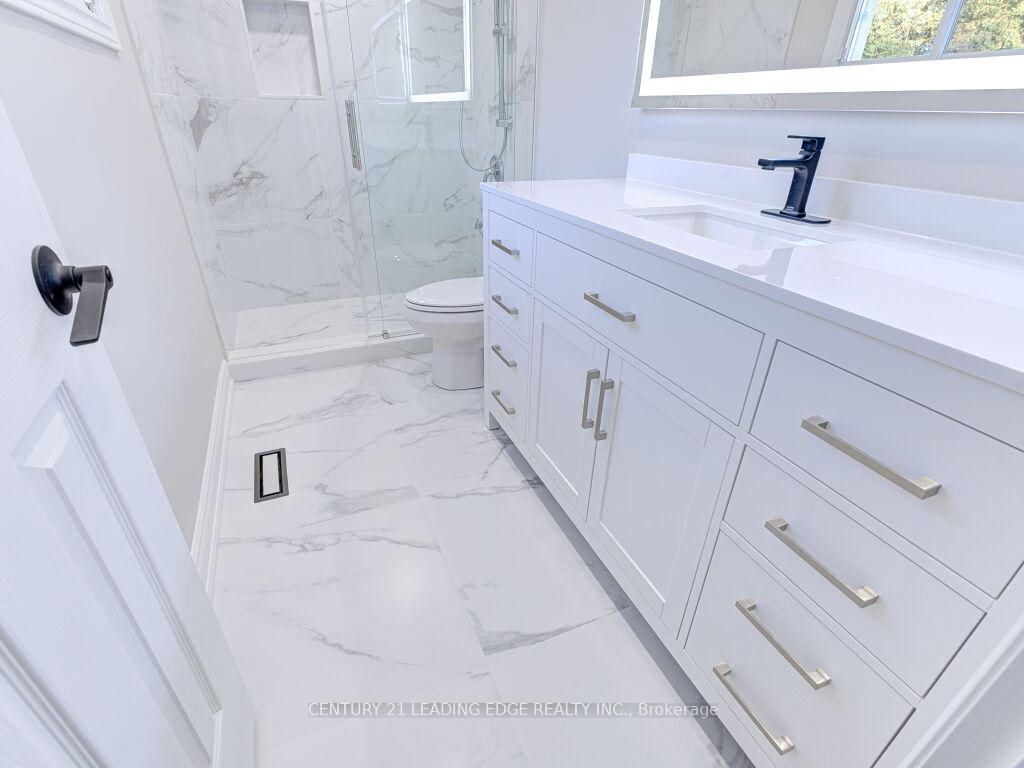 Photo 32 of 52 Sabiston Drive, Markham, Village Green-South Unionville — HOMEH