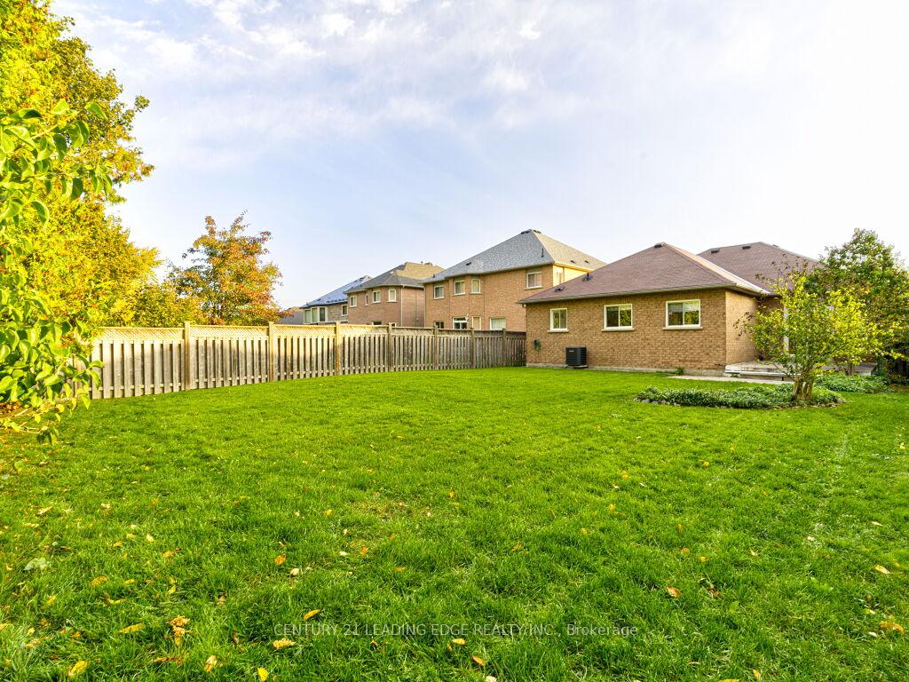 Photo 44 of 52 Sabiston Drive, Markham, Village Green-South Unionville — HOMEH