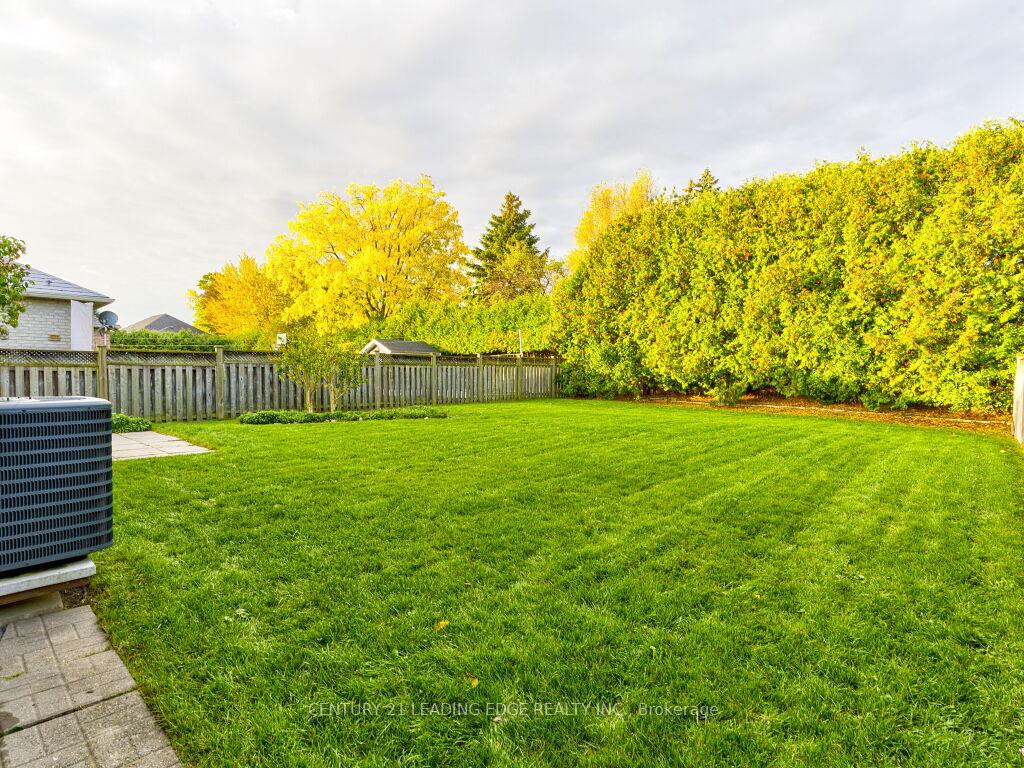 Photo 45 of 52 Sabiston Drive, Markham, Village Green-South Unionville — HOMEH