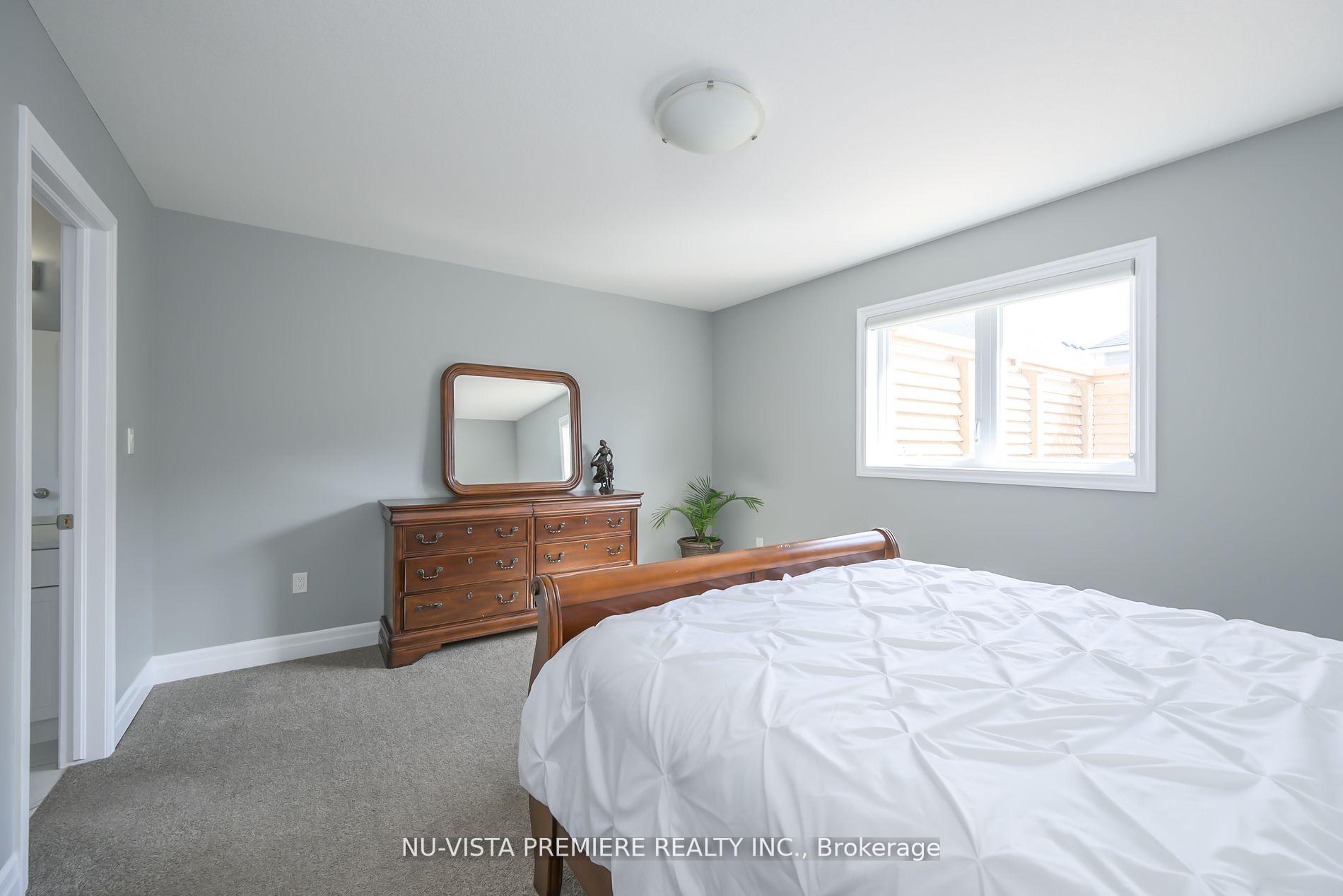 Photo 15 of 105 Gilmour Drive, Lucan Biddulph, Lucan — HOMEH