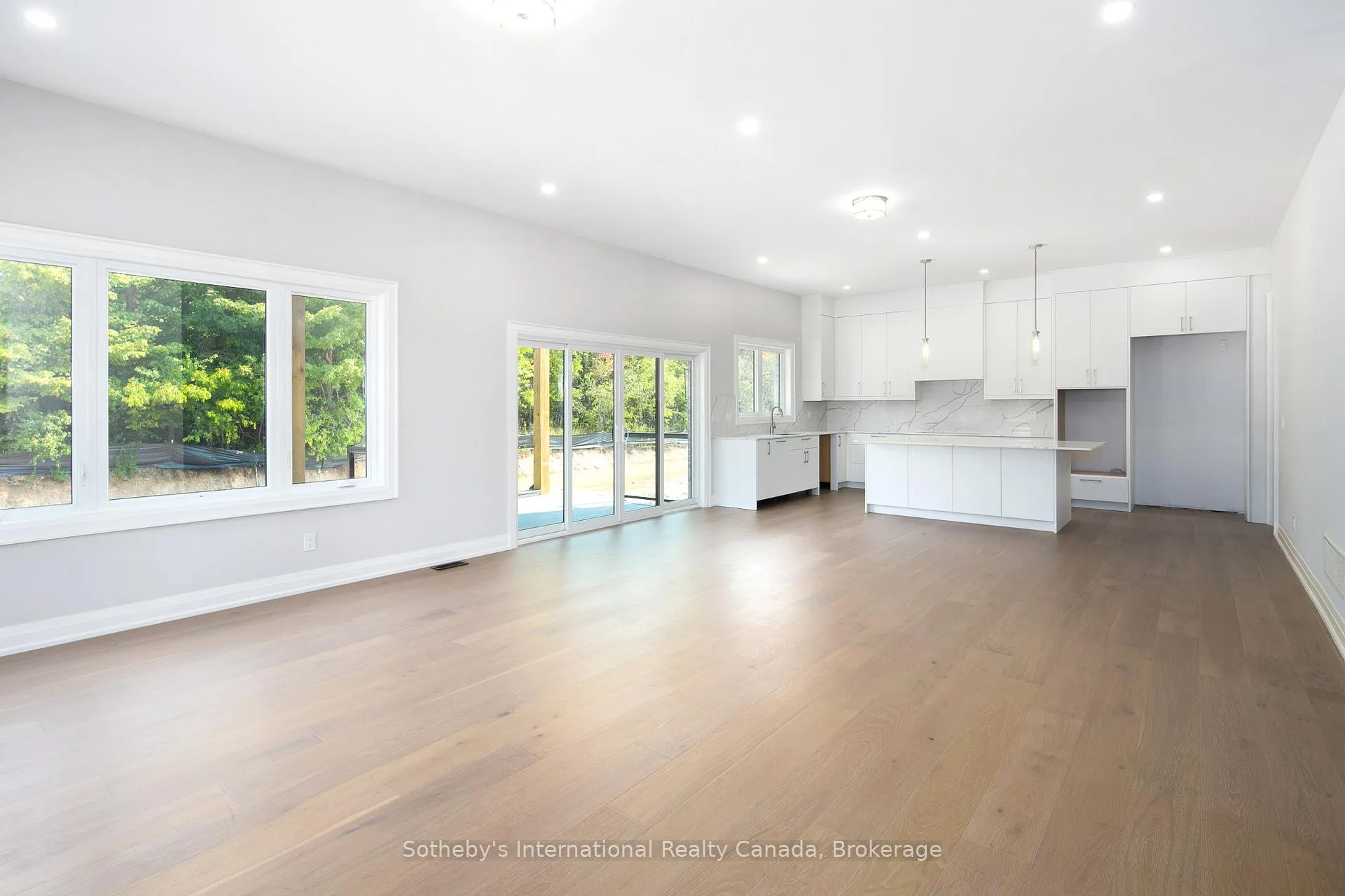 Photo 10 of 124 Equality Drive, Meaford — HOMEH