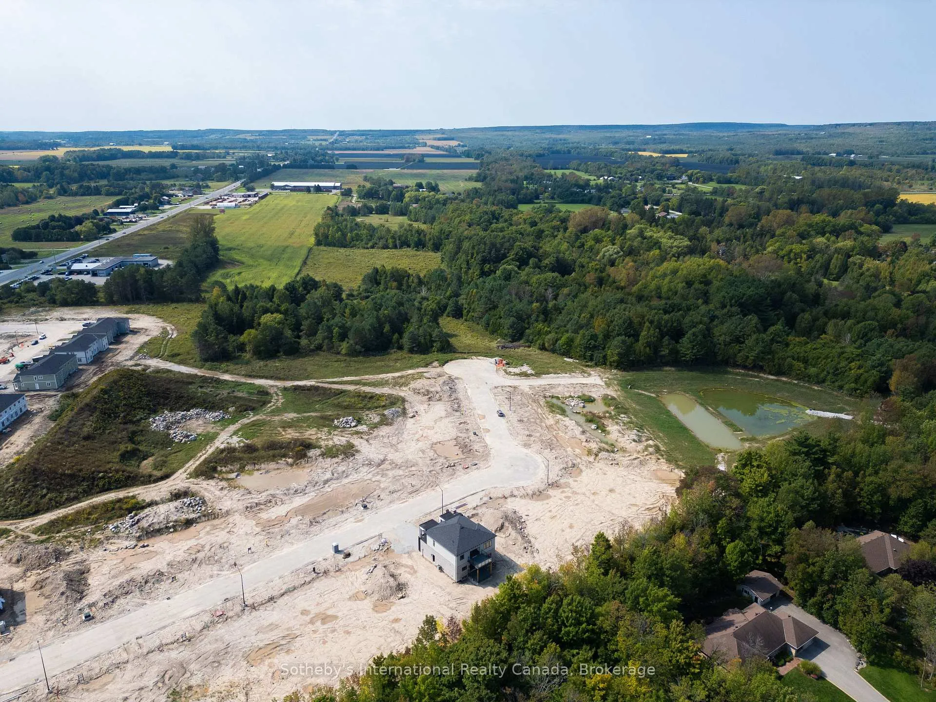 Photo 17 of 124 Equality Drive, Meaford — HOMEH