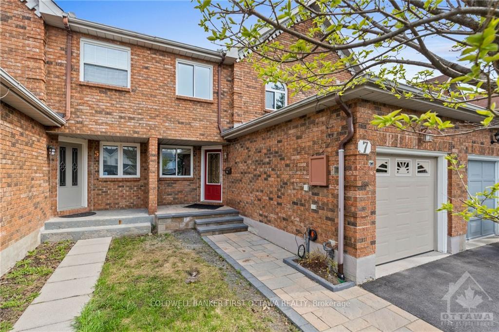 Photo 2 of 7 Robarts Crescent, Ottawa, Kanata - Katimavik — HOMEH