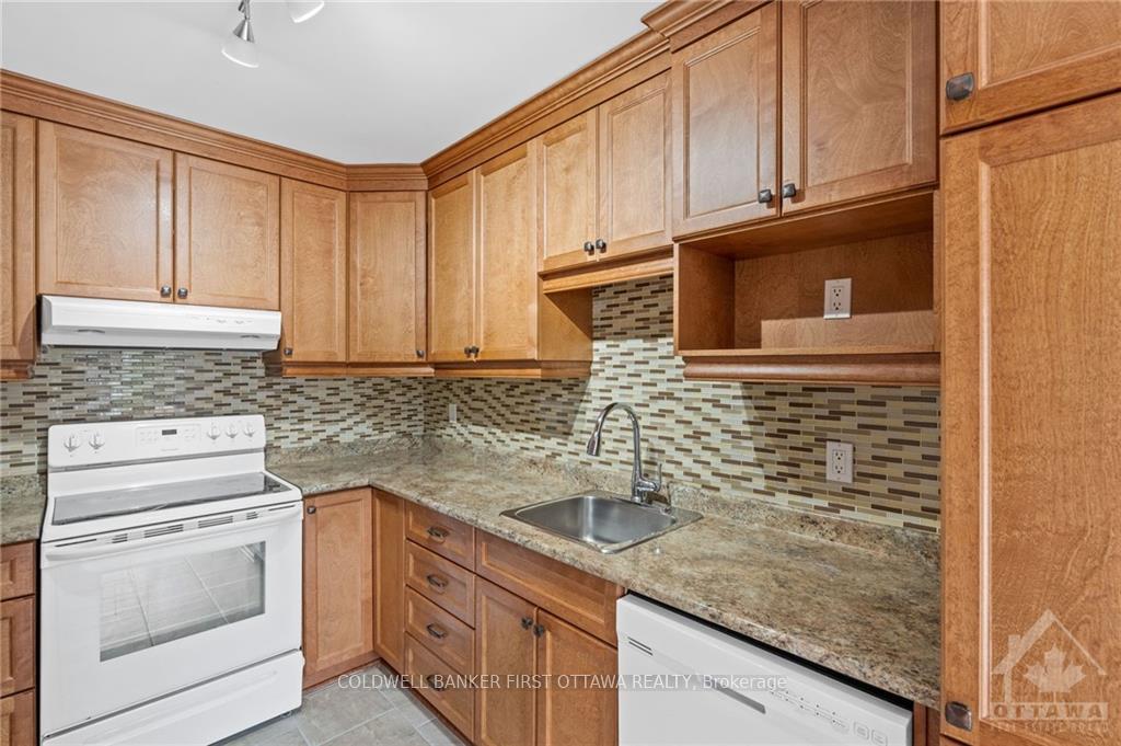 Photo 10 of 7 Robarts Crescent, Ottawa, Kanata - Katimavik — HOMEH
