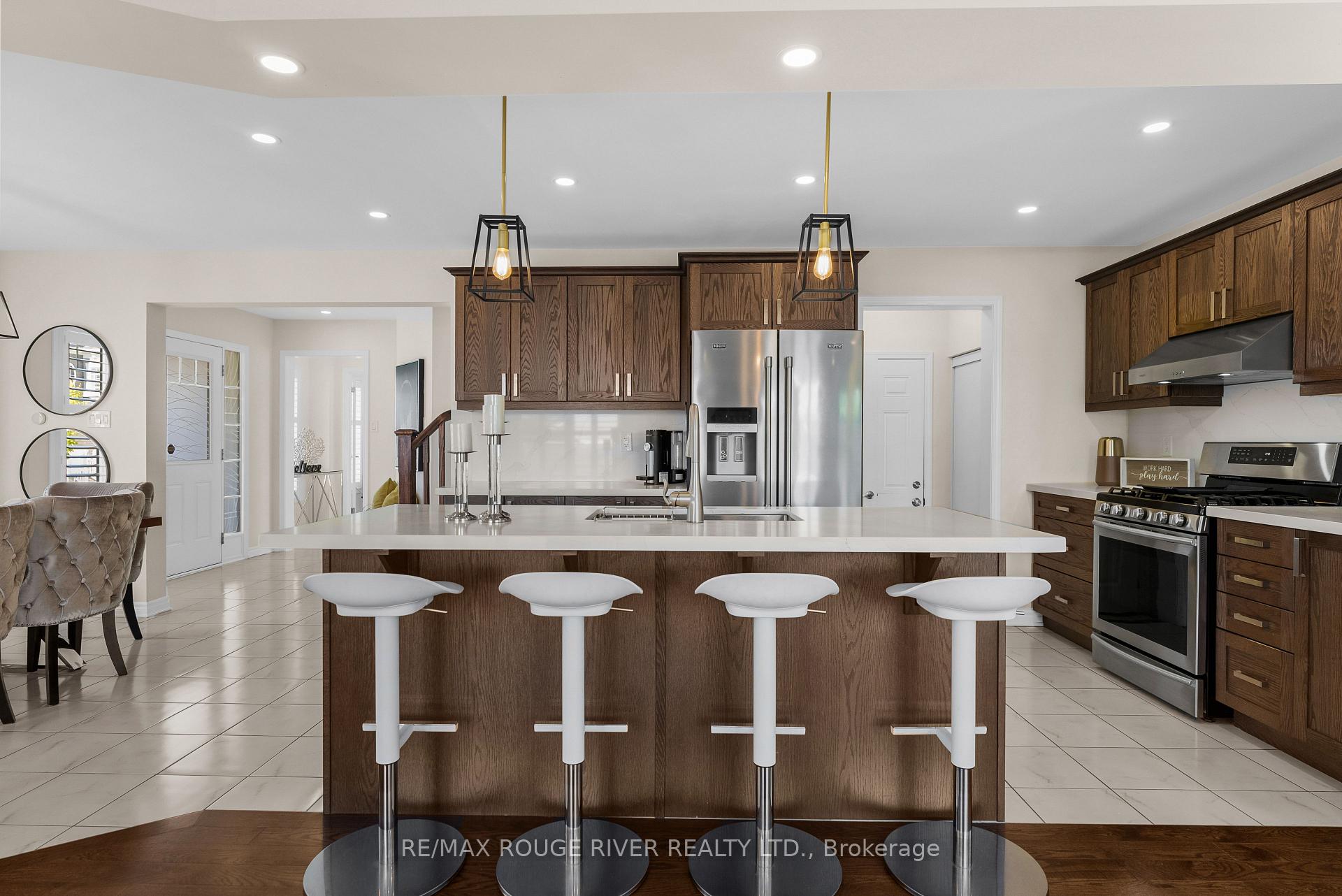 Photo 10 of 326 Seabrook Drive, Kitchener — HOMEH